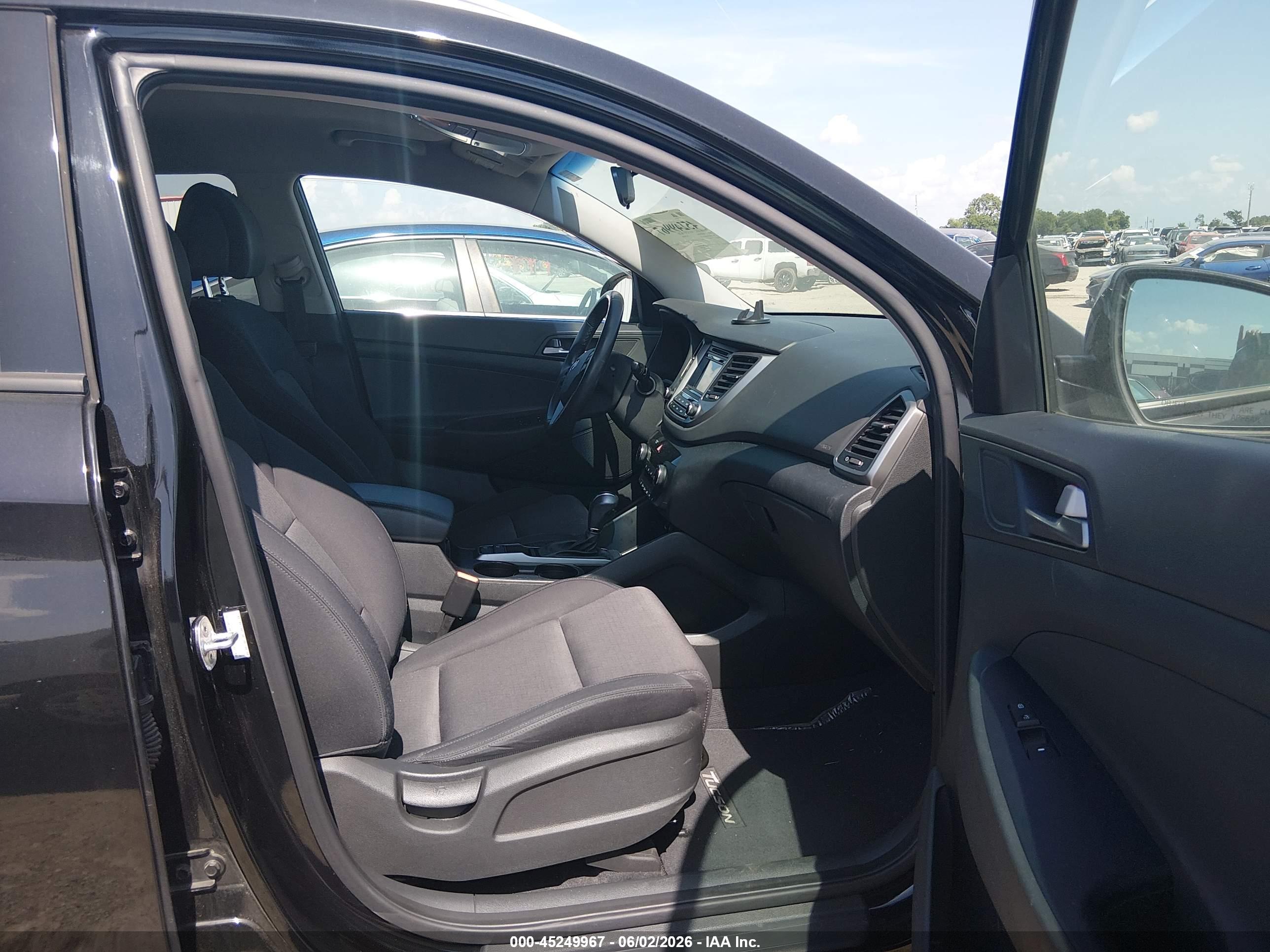 HYUNDAI TUCSON image 5