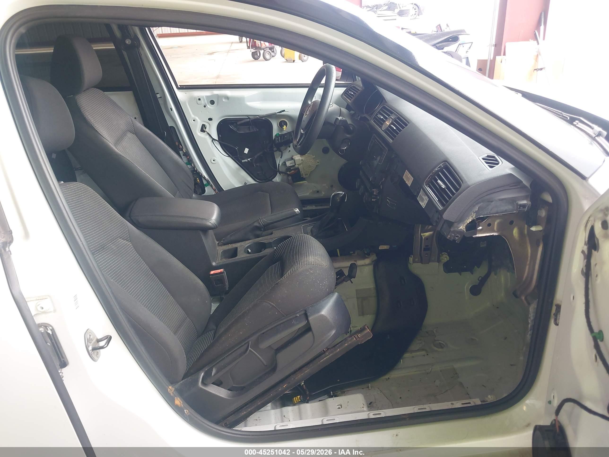 VOLKSWAGEN PASSAT image 5