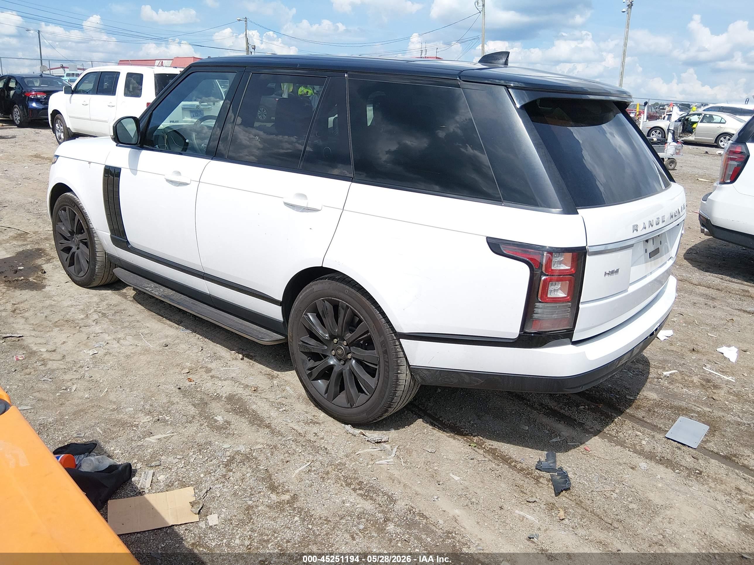 LAND ROVER image 3