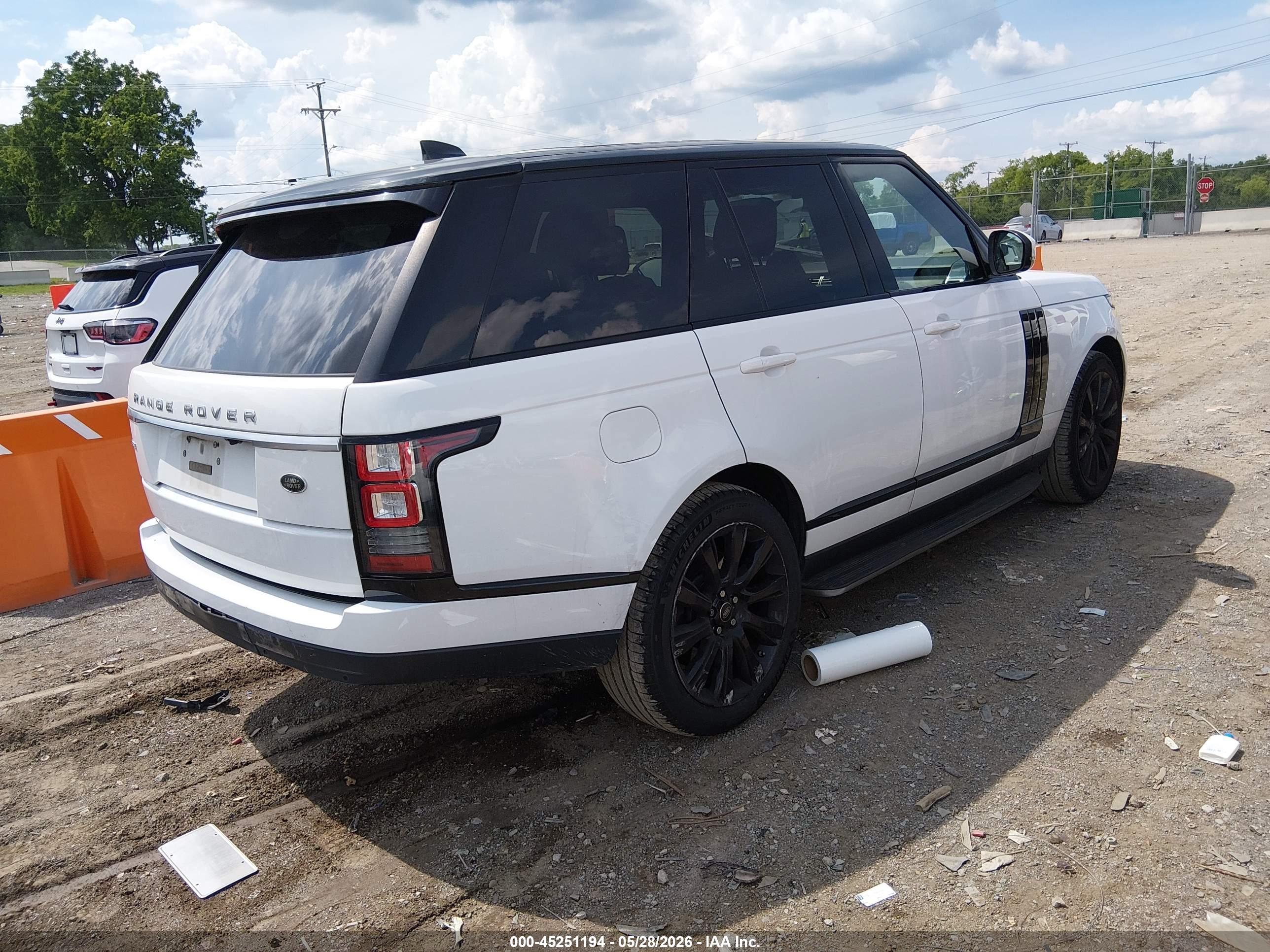 LAND ROVER image 4