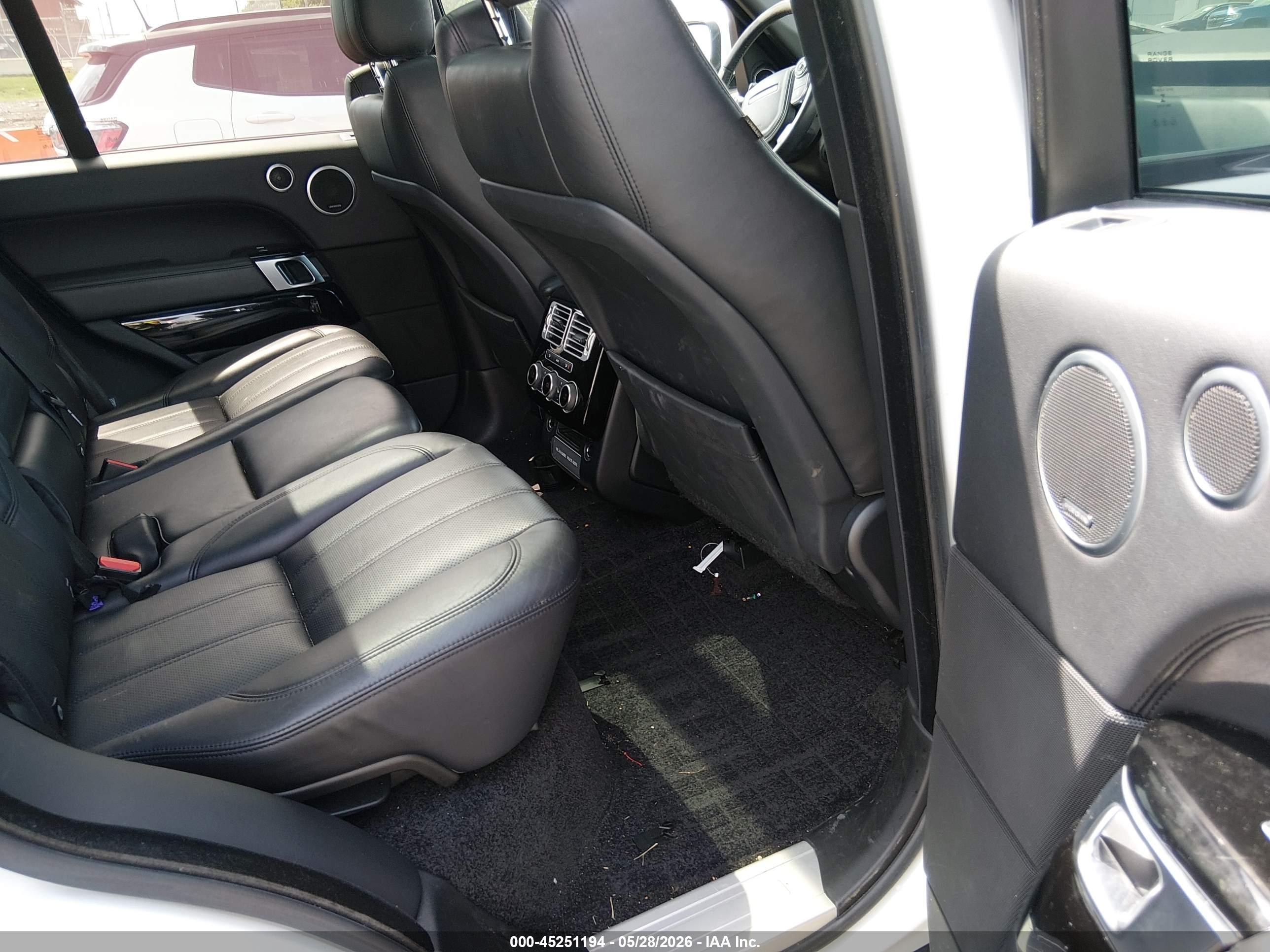 LAND ROVER image 8