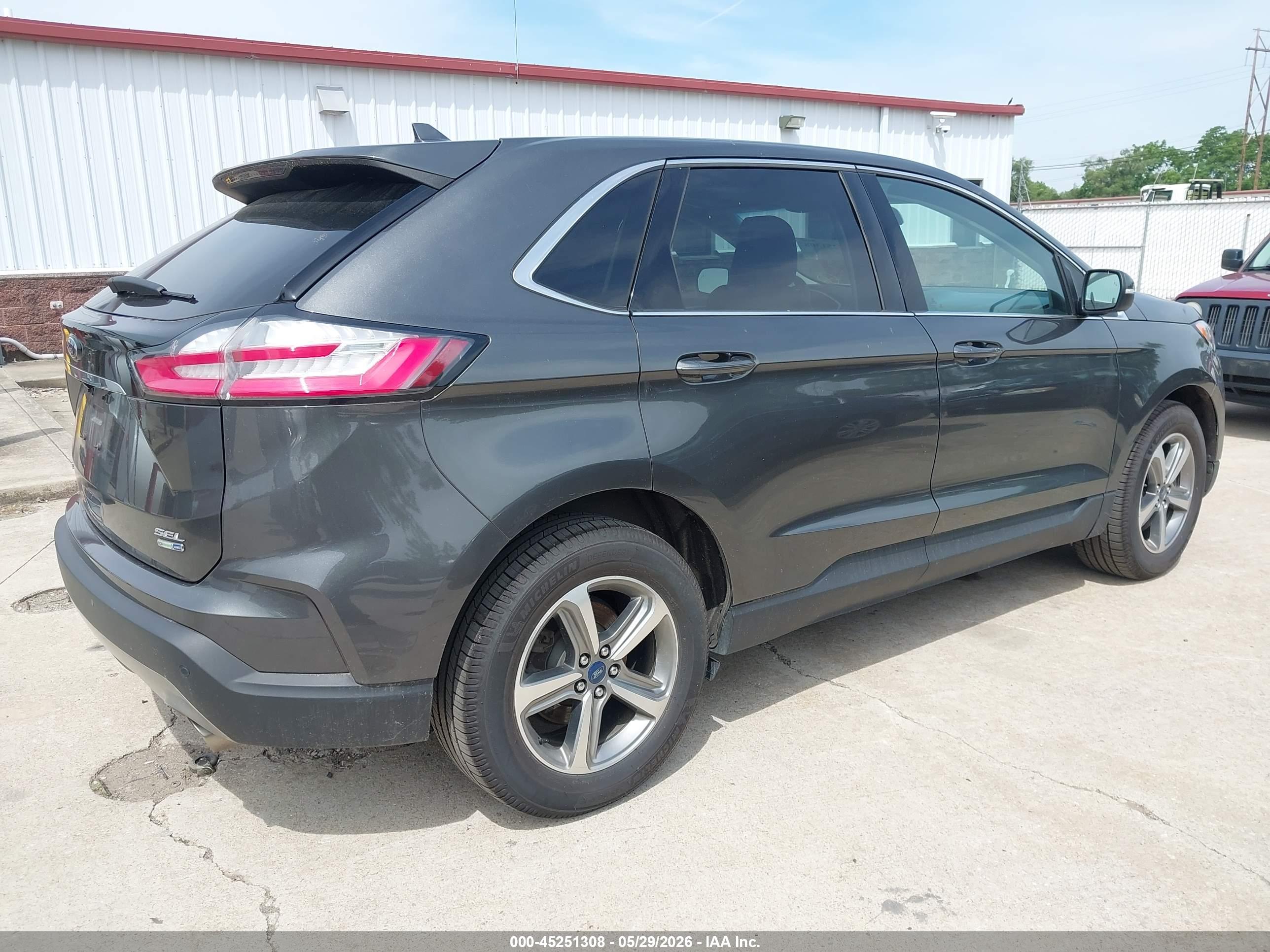 FORD EDGE image 4