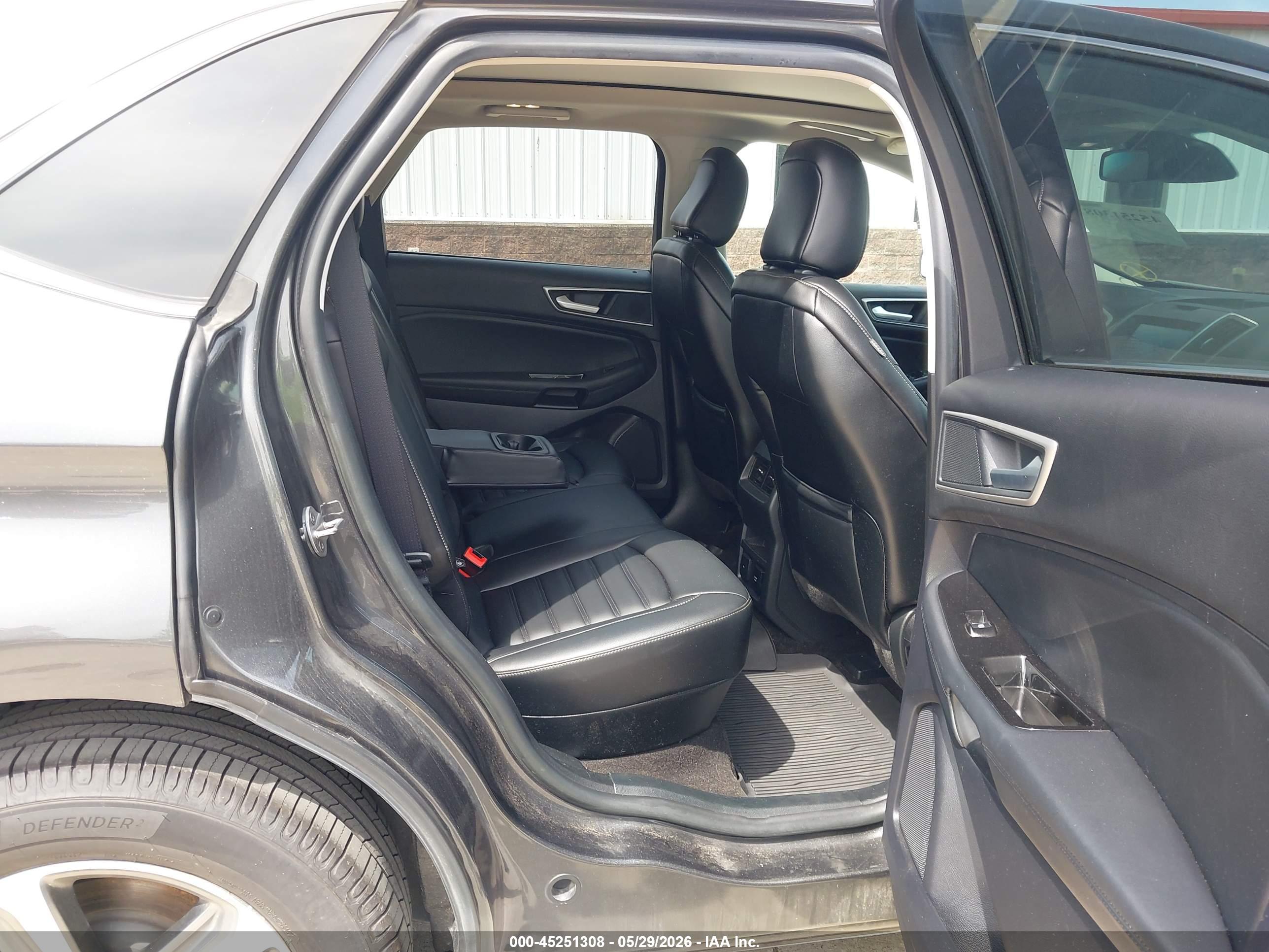 FORD EDGE image 8