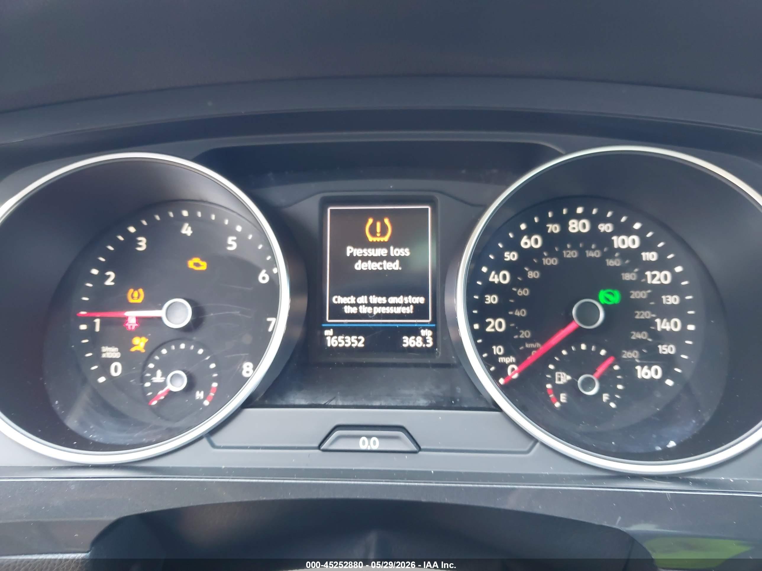VOLKSWAGEN TIGUAN image 7