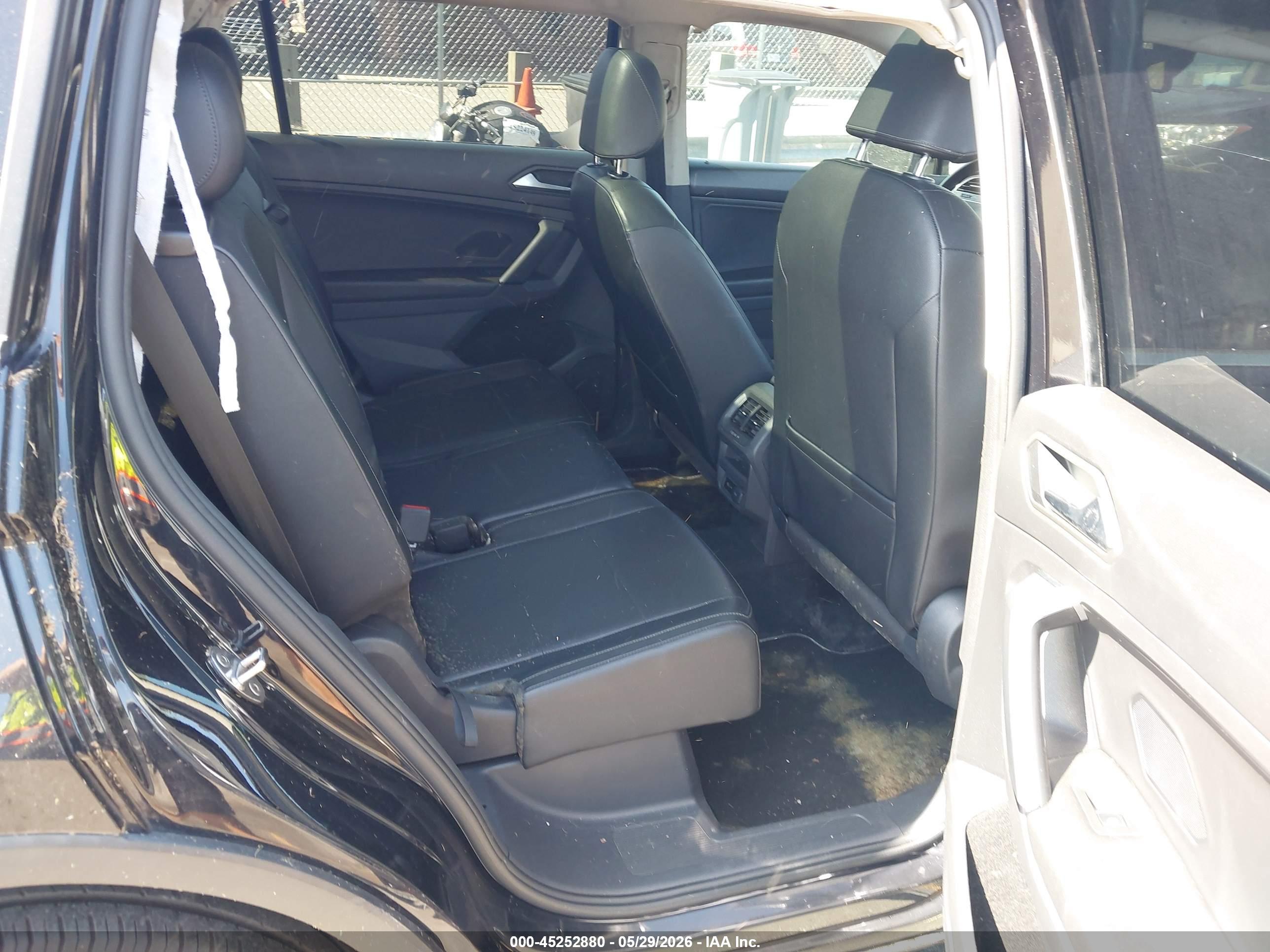 VOLKSWAGEN TIGUAN image 8