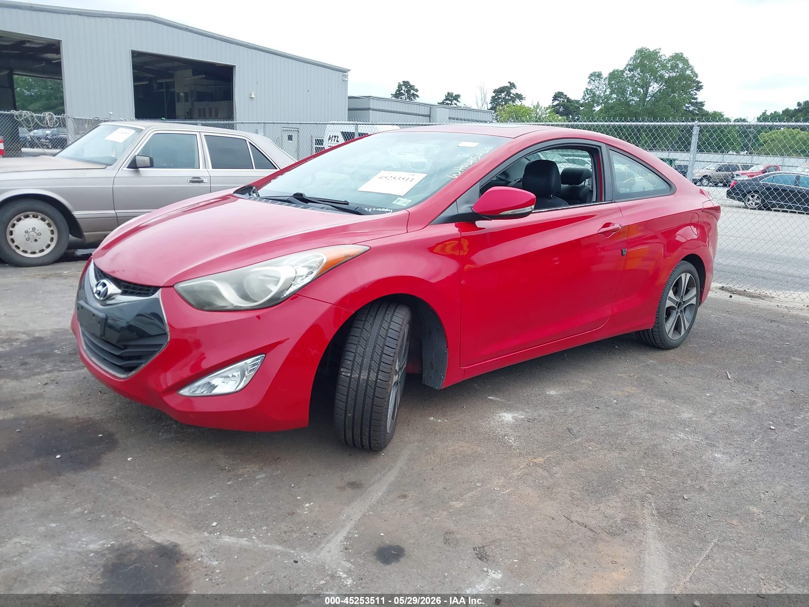 HYUNDAI ELANTRA image 2