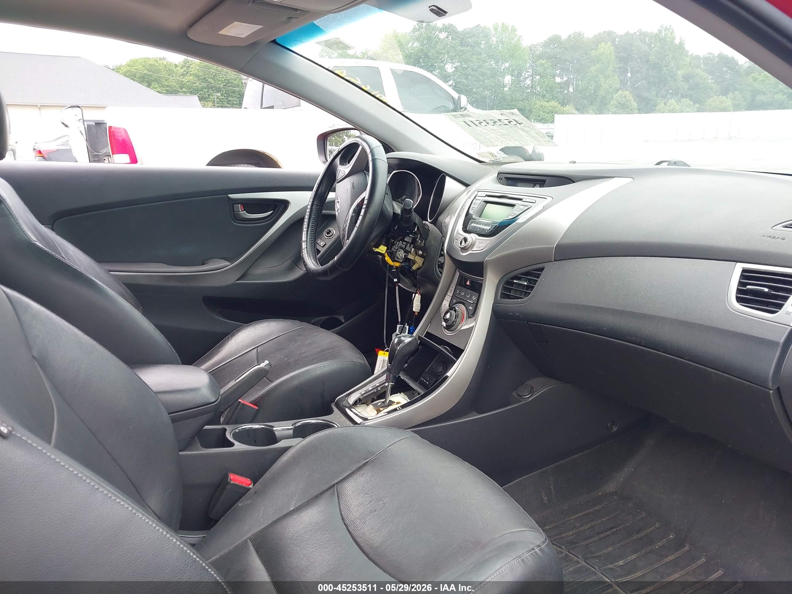HYUNDAI ELANTRA image 5