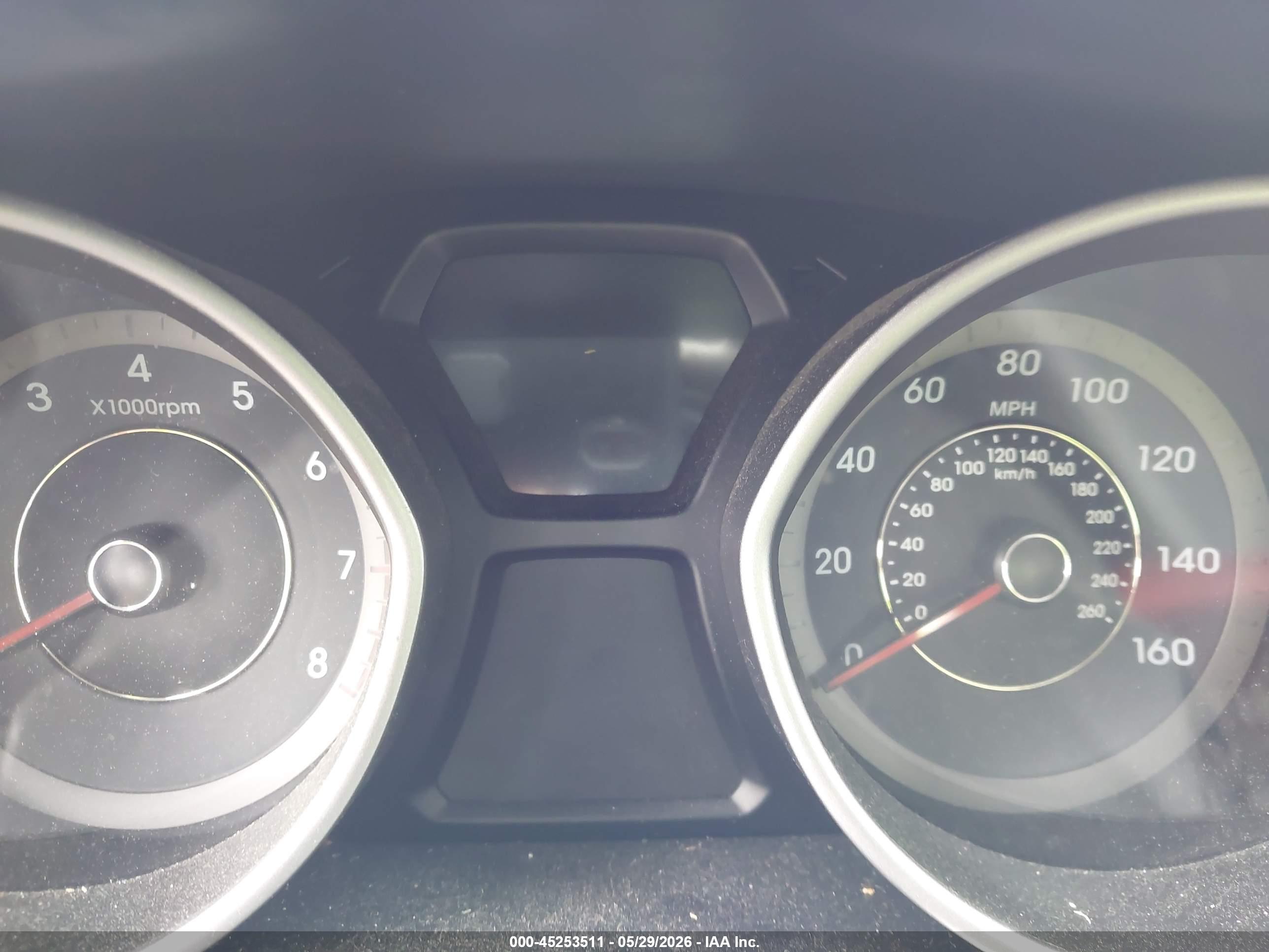 HYUNDAI ELANTRA image 7