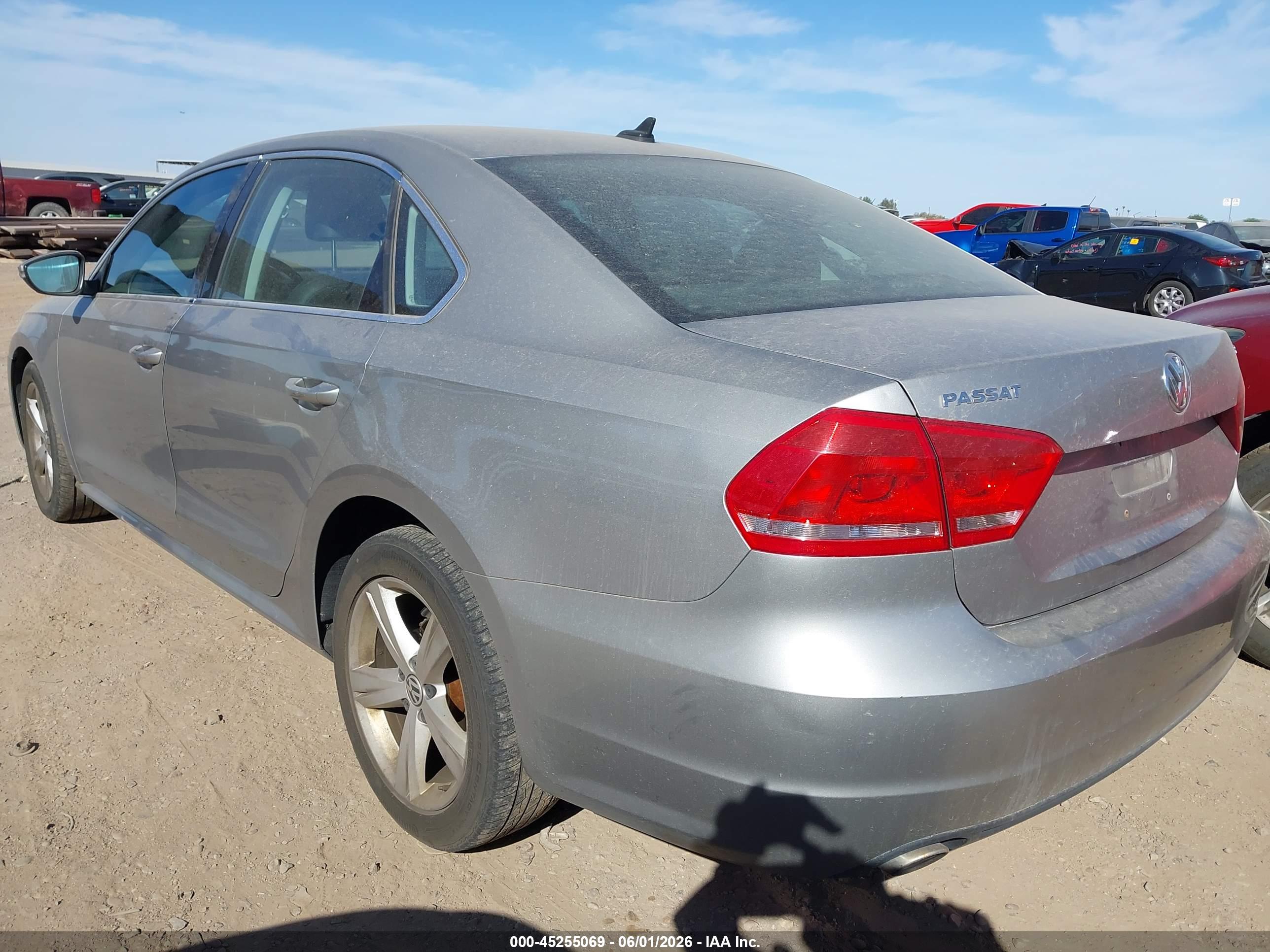 VOLKSWAGEN PASSAT image 3