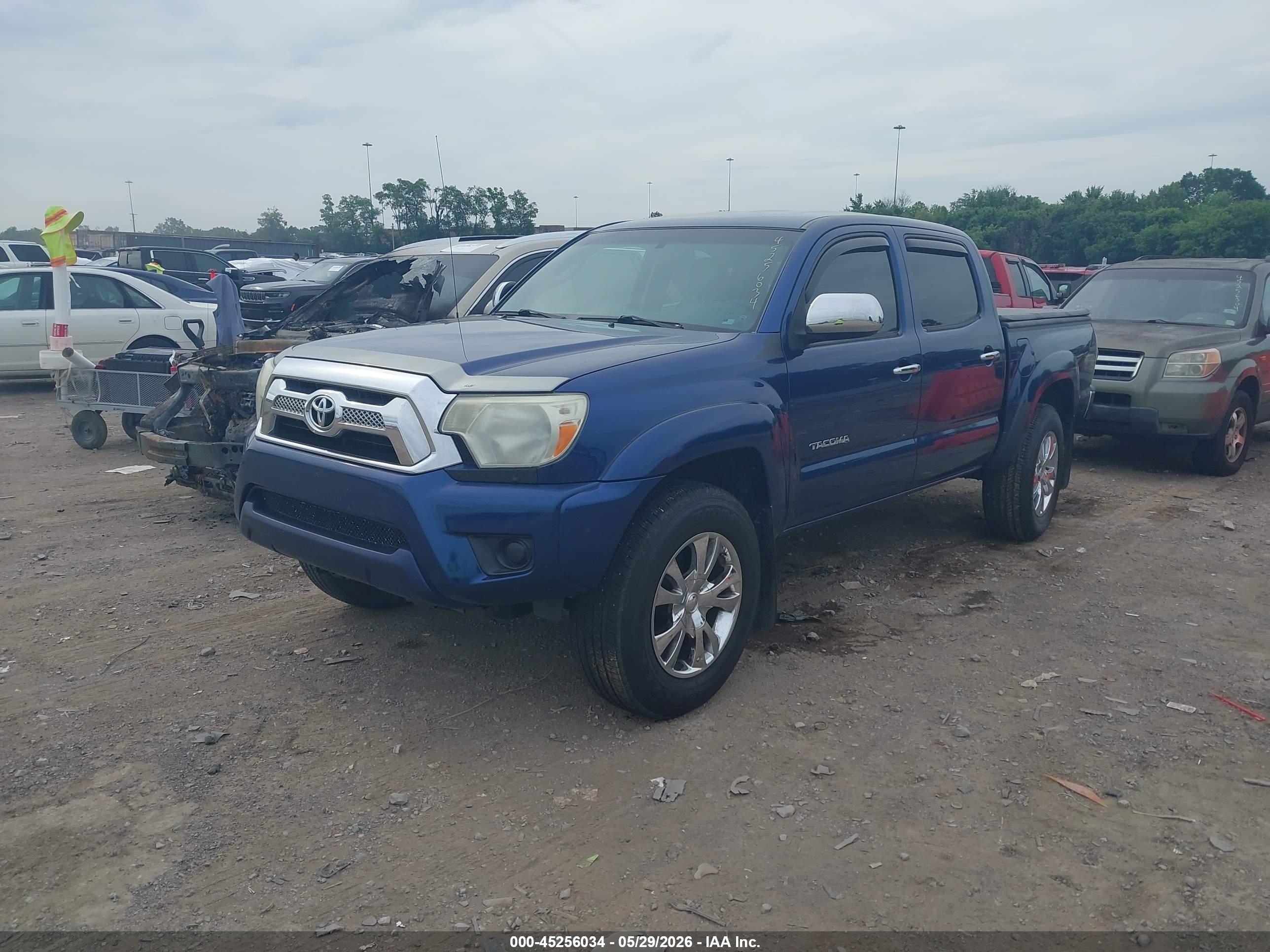 TOYOTA TACOMA image 2