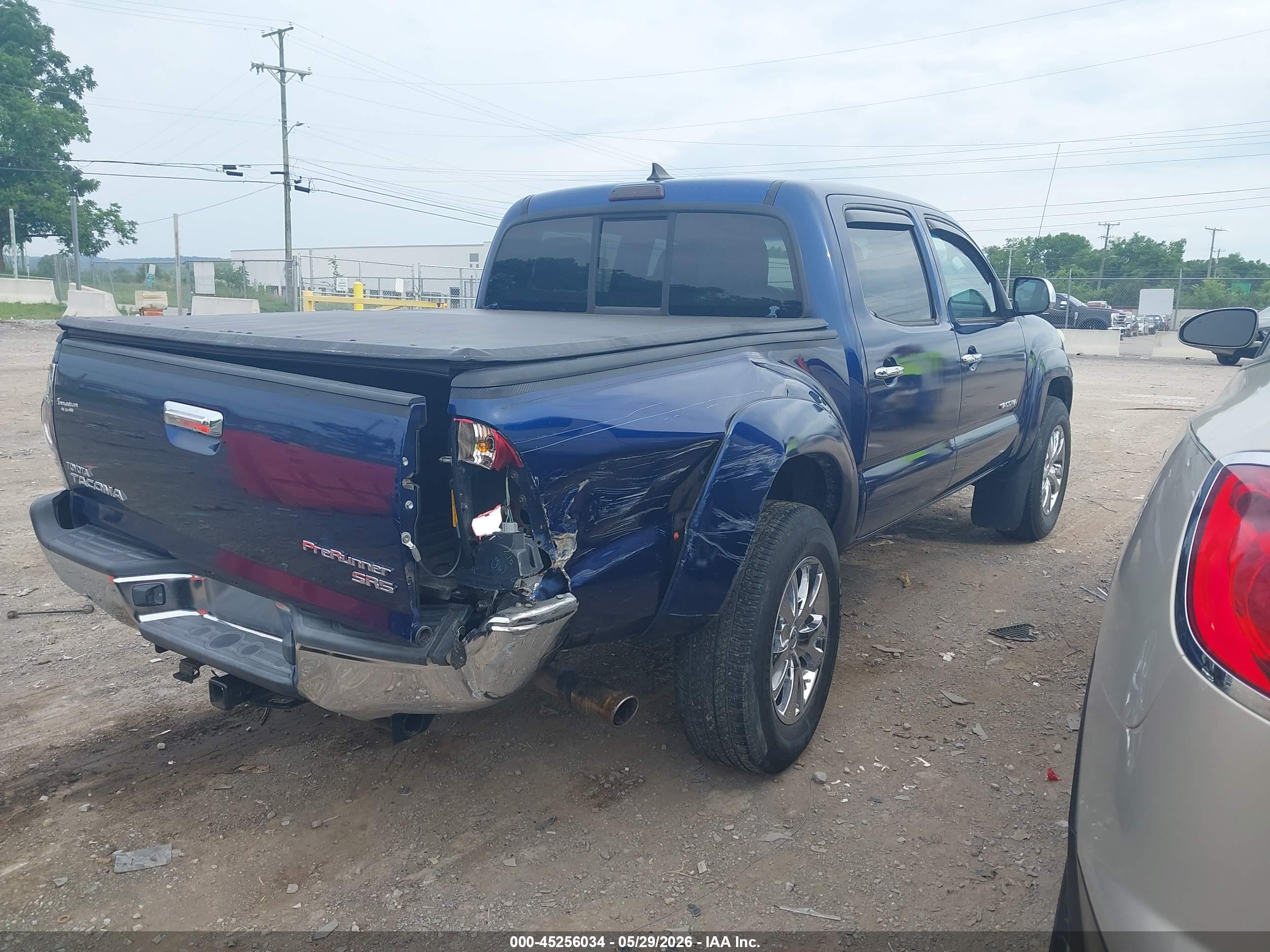 TOYOTA TACOMA image 4