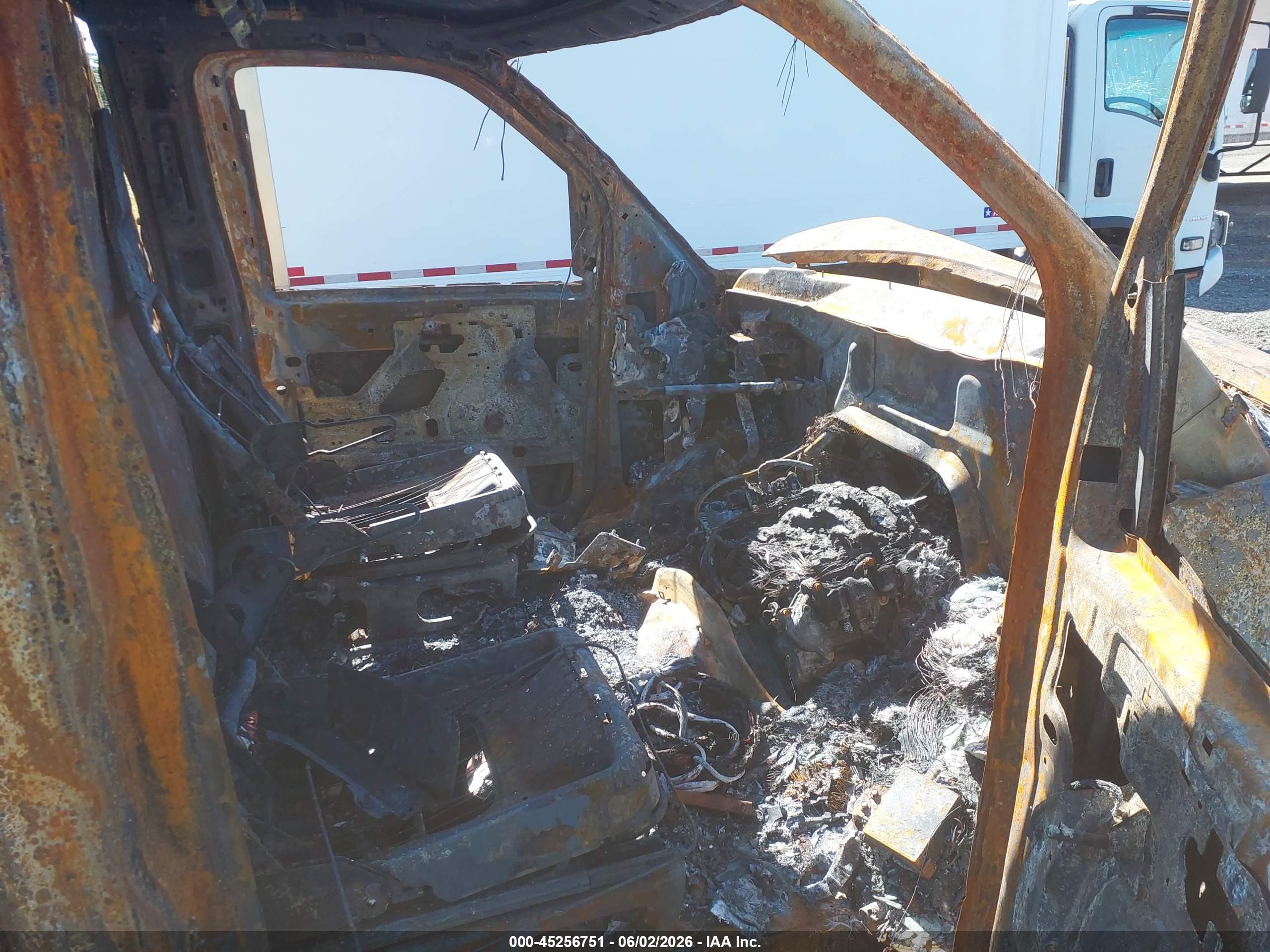 GMC SAVANA image 5