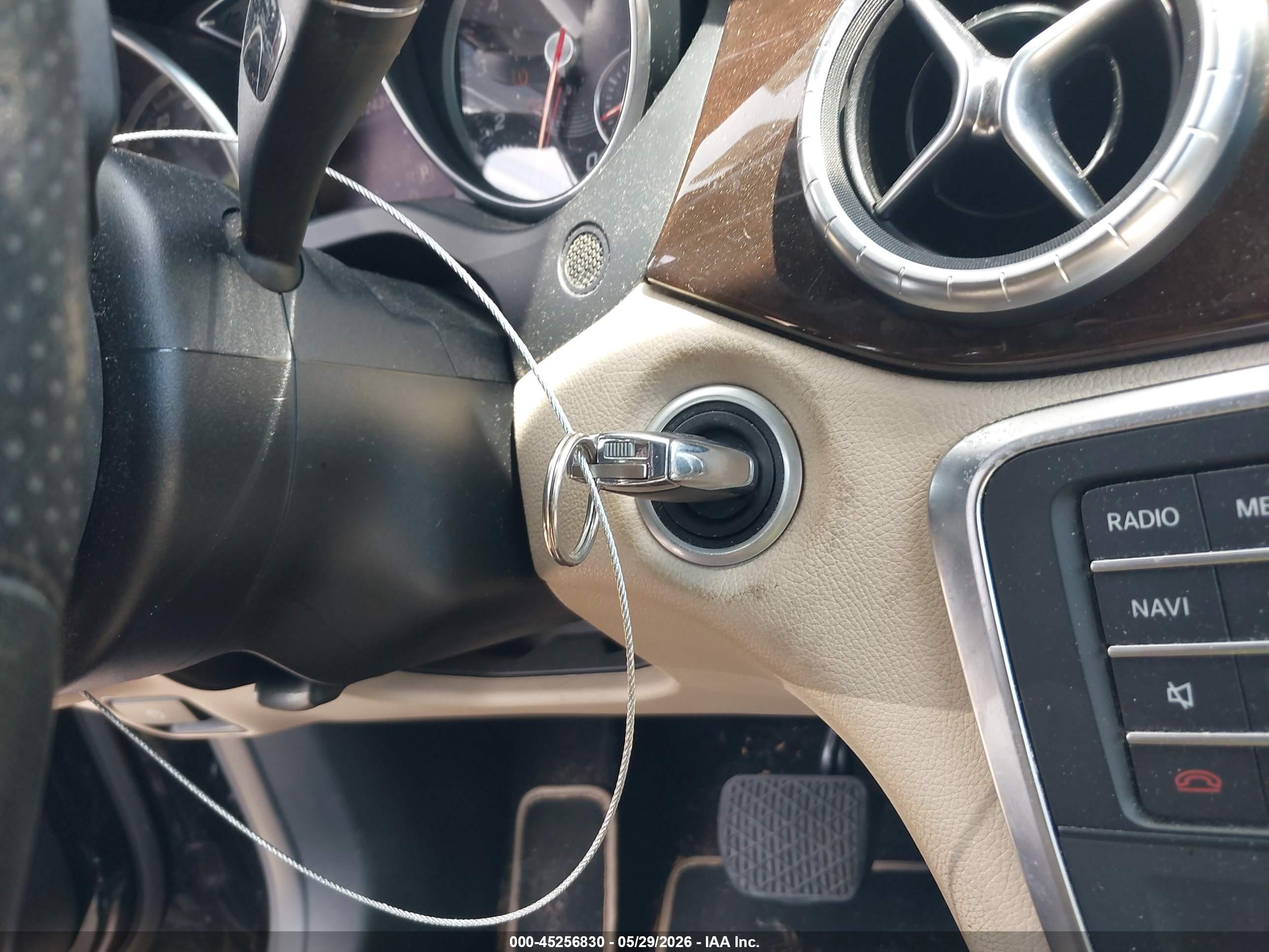 MERCEDES-BENZ CLA image 11