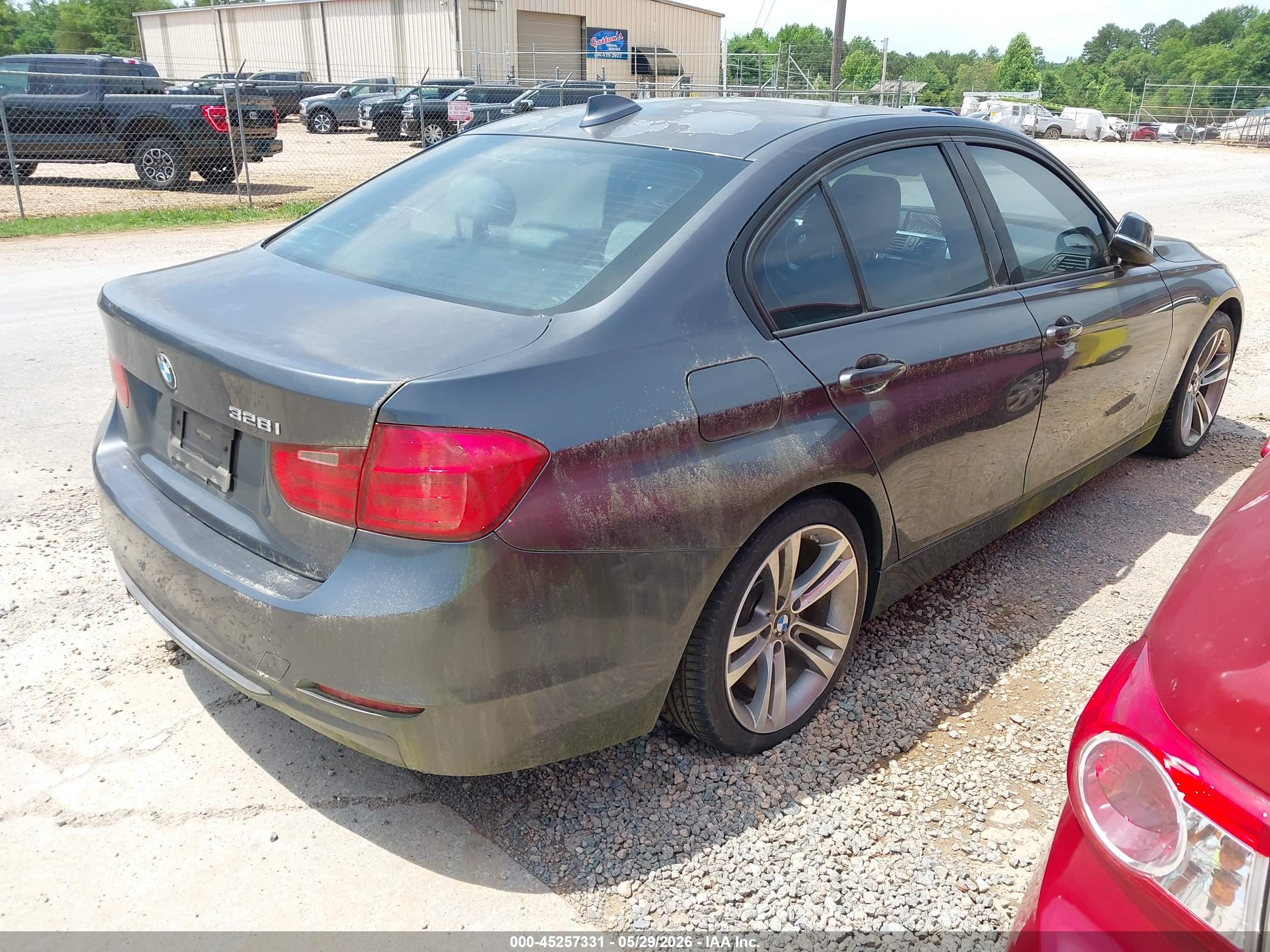 BMW 328I image 4