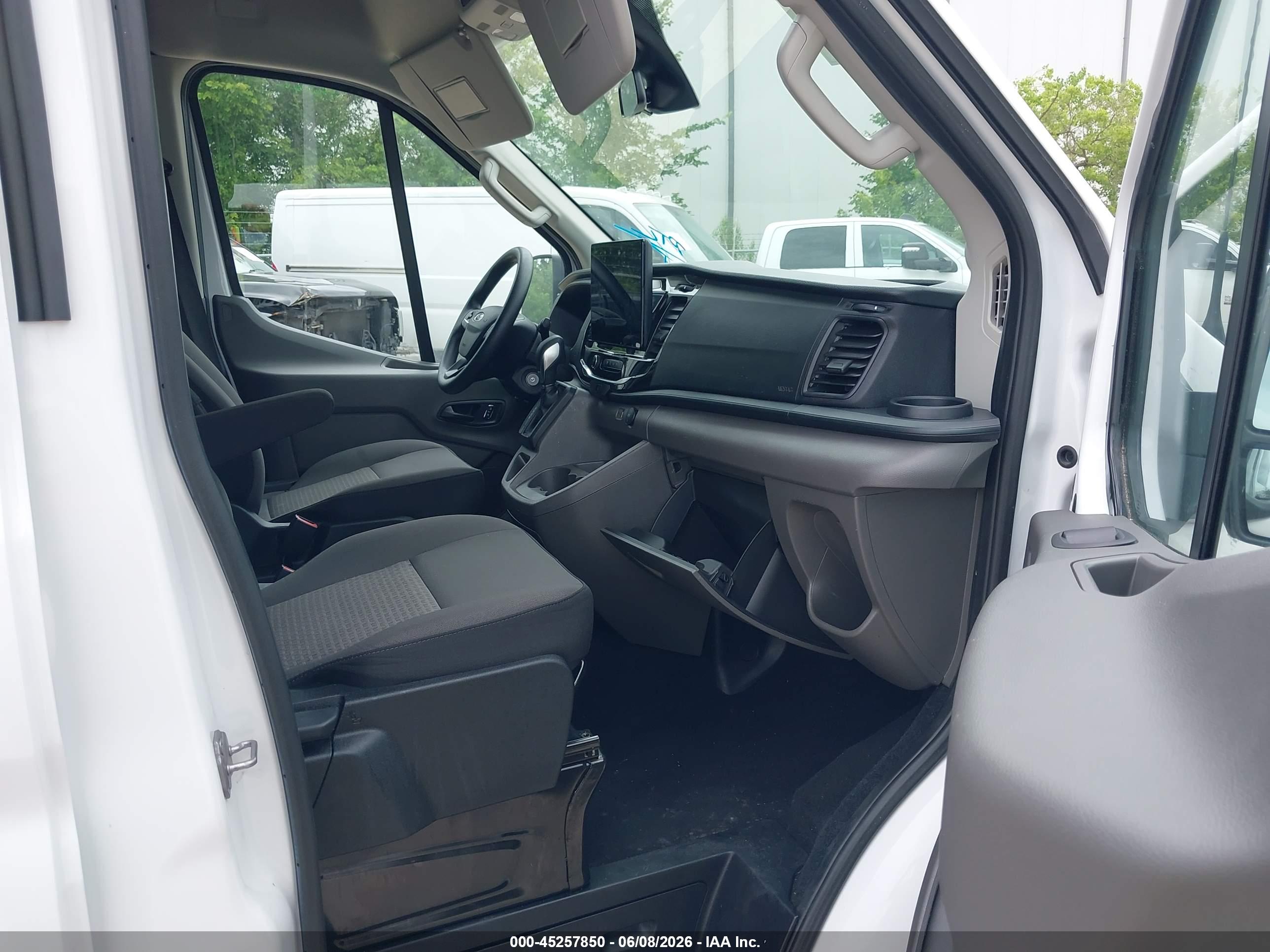 FORD TRANSIT-350 image 5