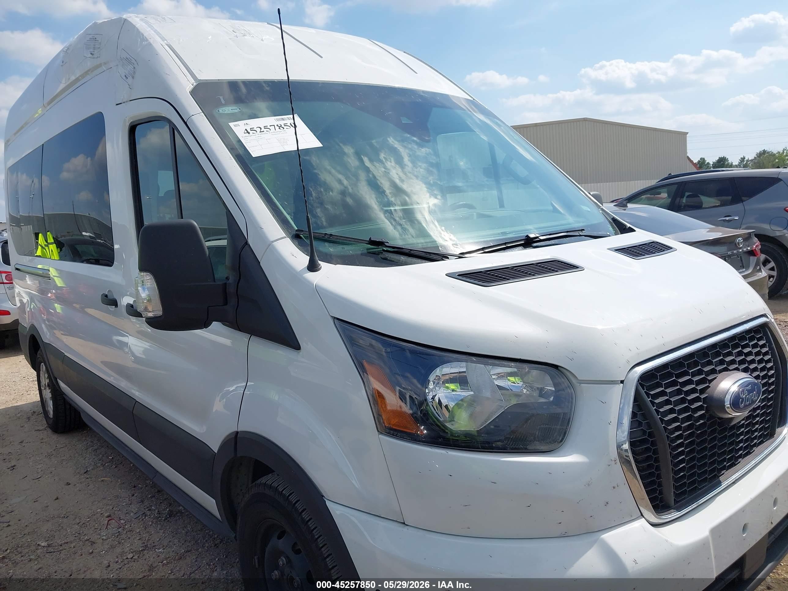FORD TRANSIT-350 image 6