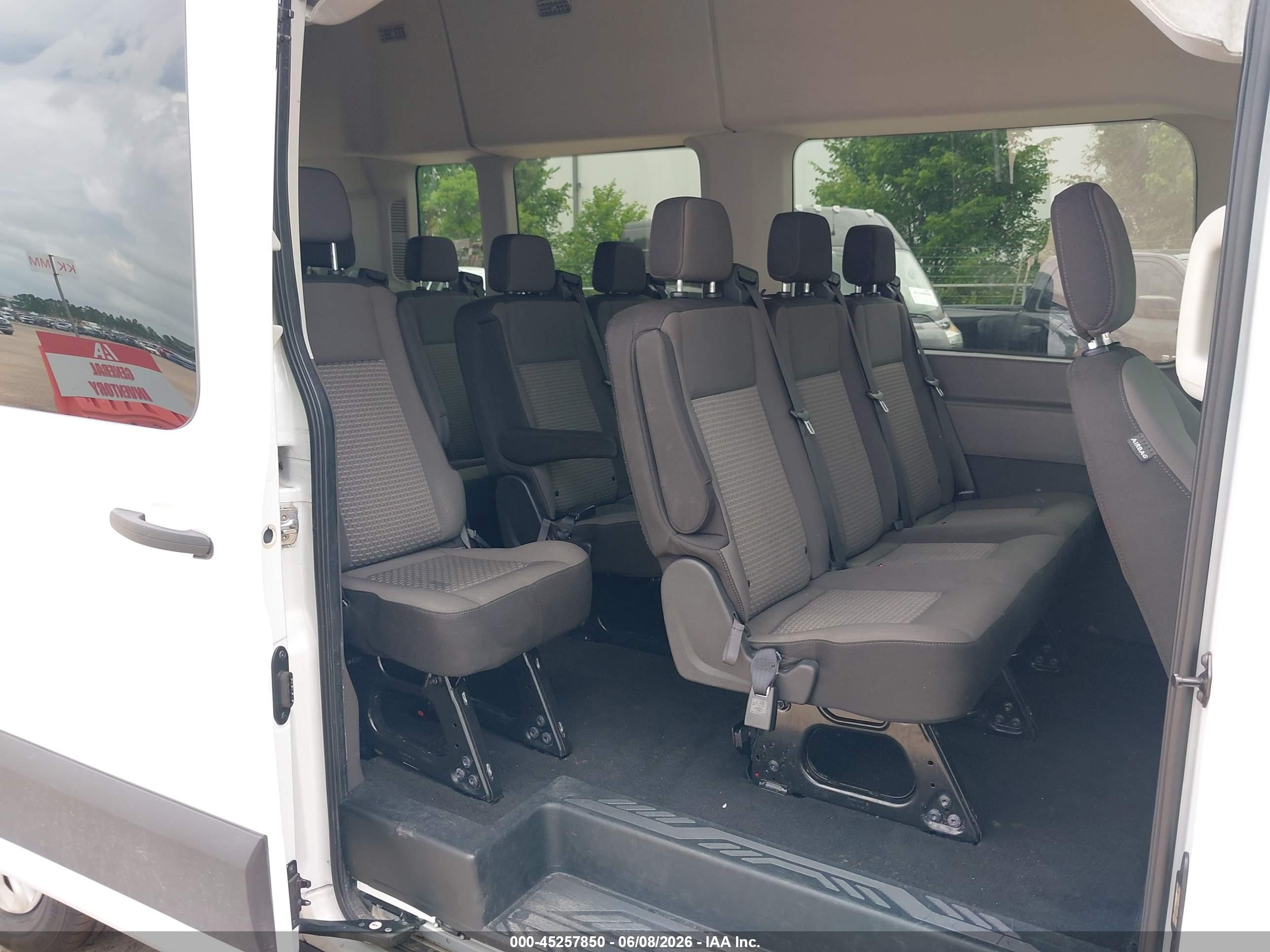 FORD TRANSIT-350 image 8