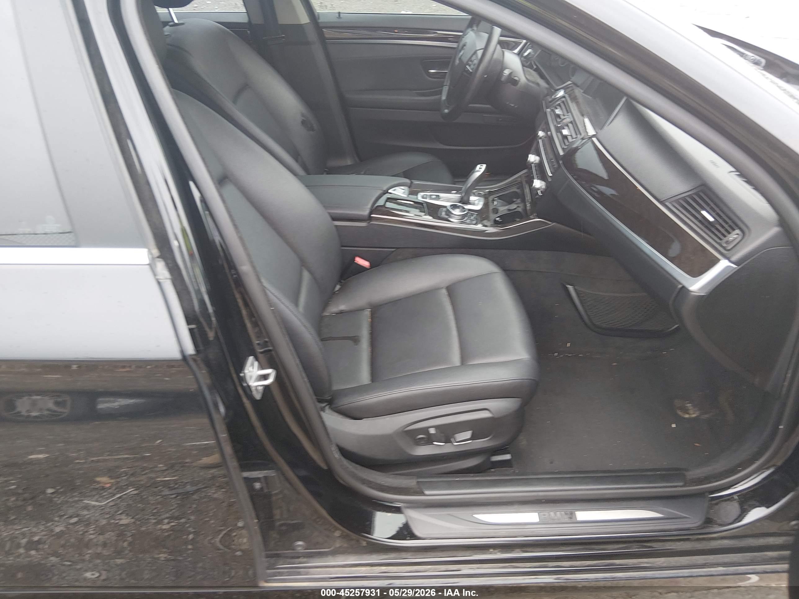 BMW 528I image 5