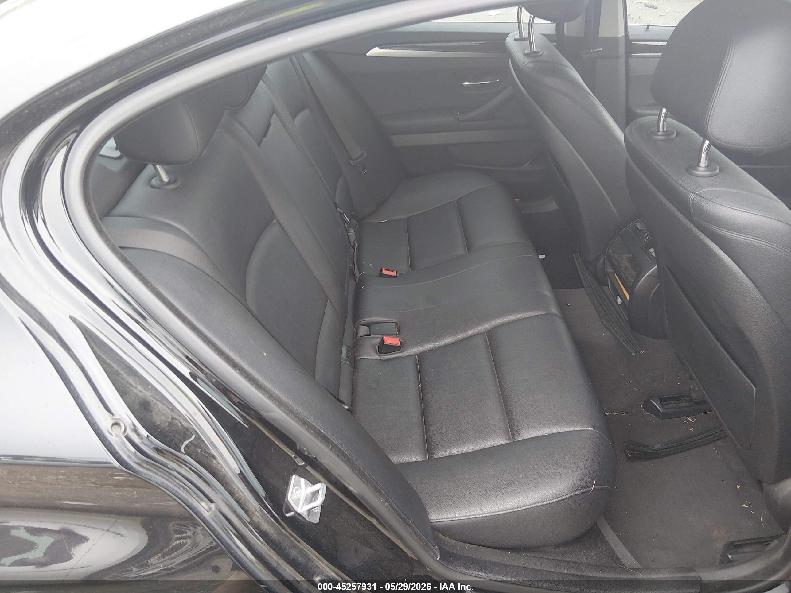 BMW 528I image 8