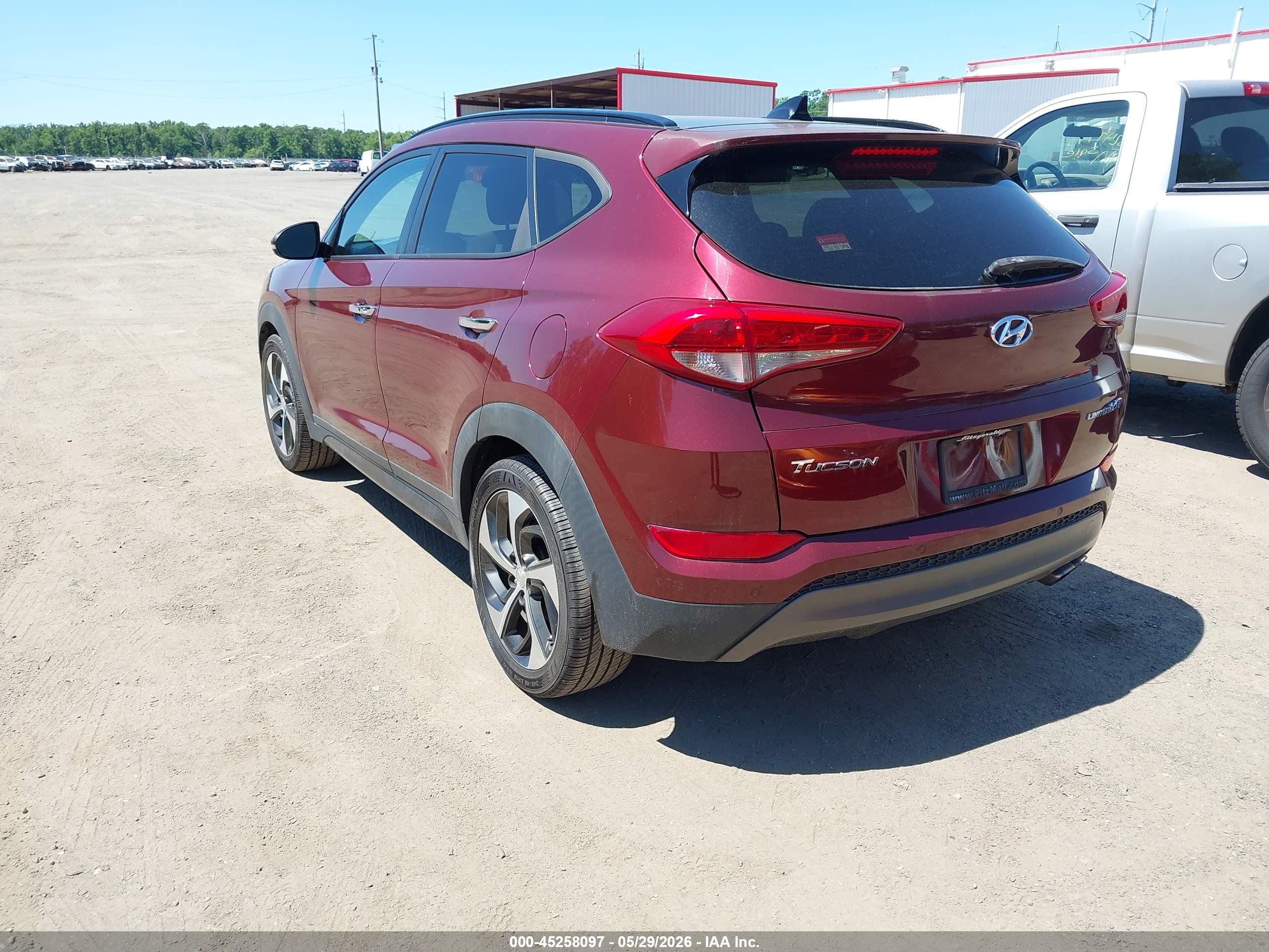 HYUNDAI TUCSON image 3