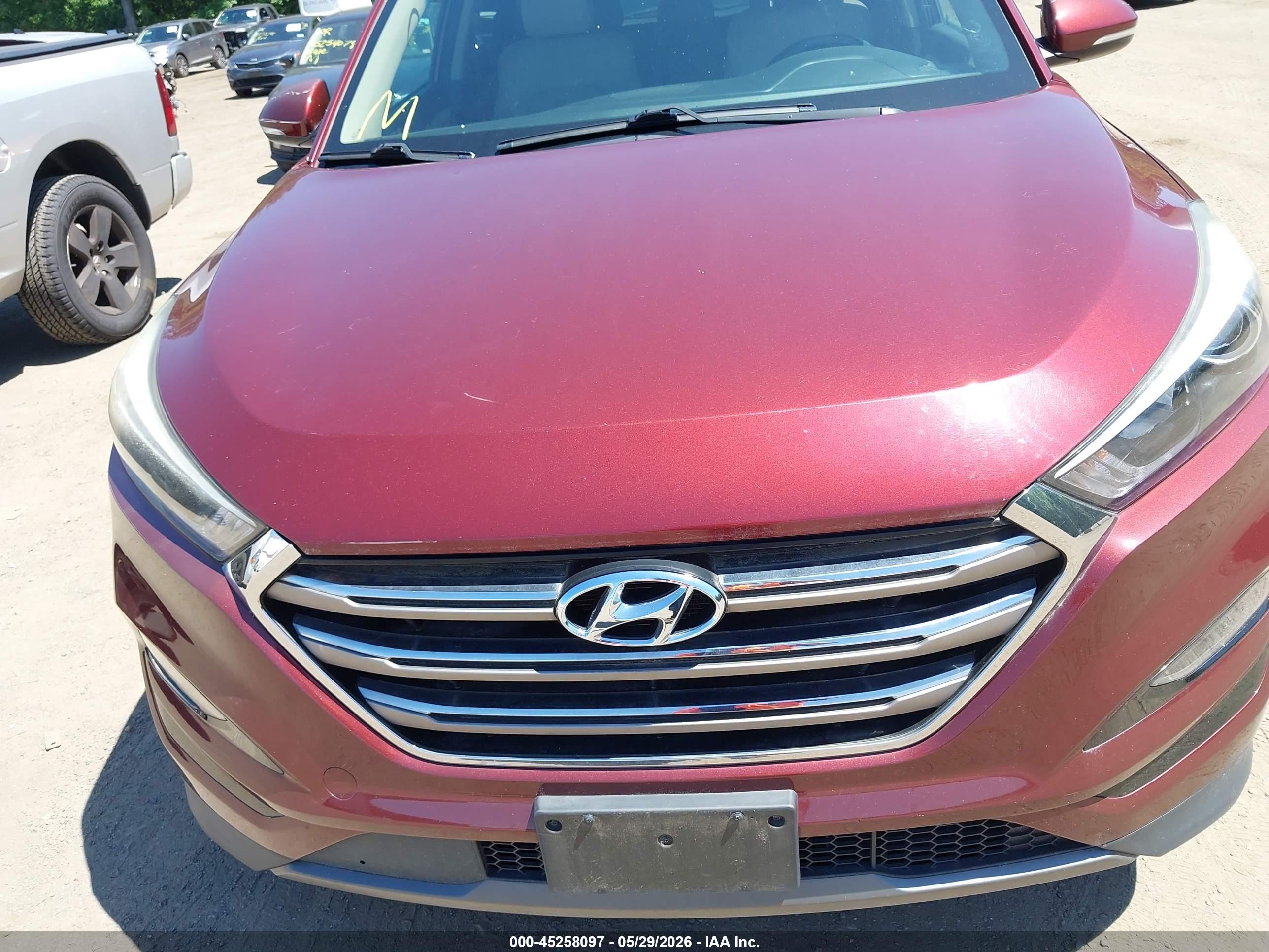 HYUNDAI TUCSON image 6