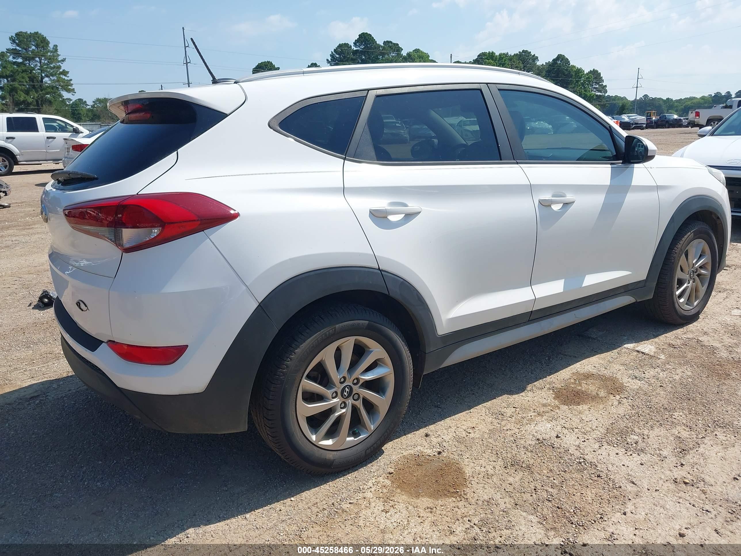 HYUNDAI TUCSON image 4