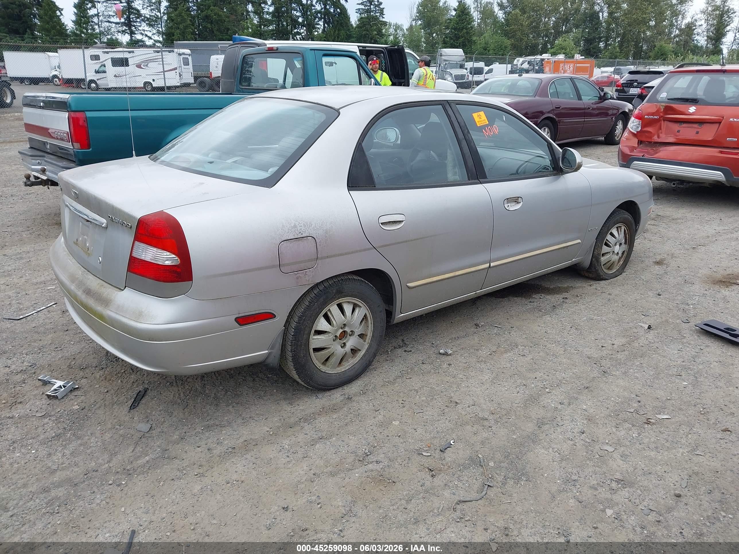DAEWOO NUBIRA image 4