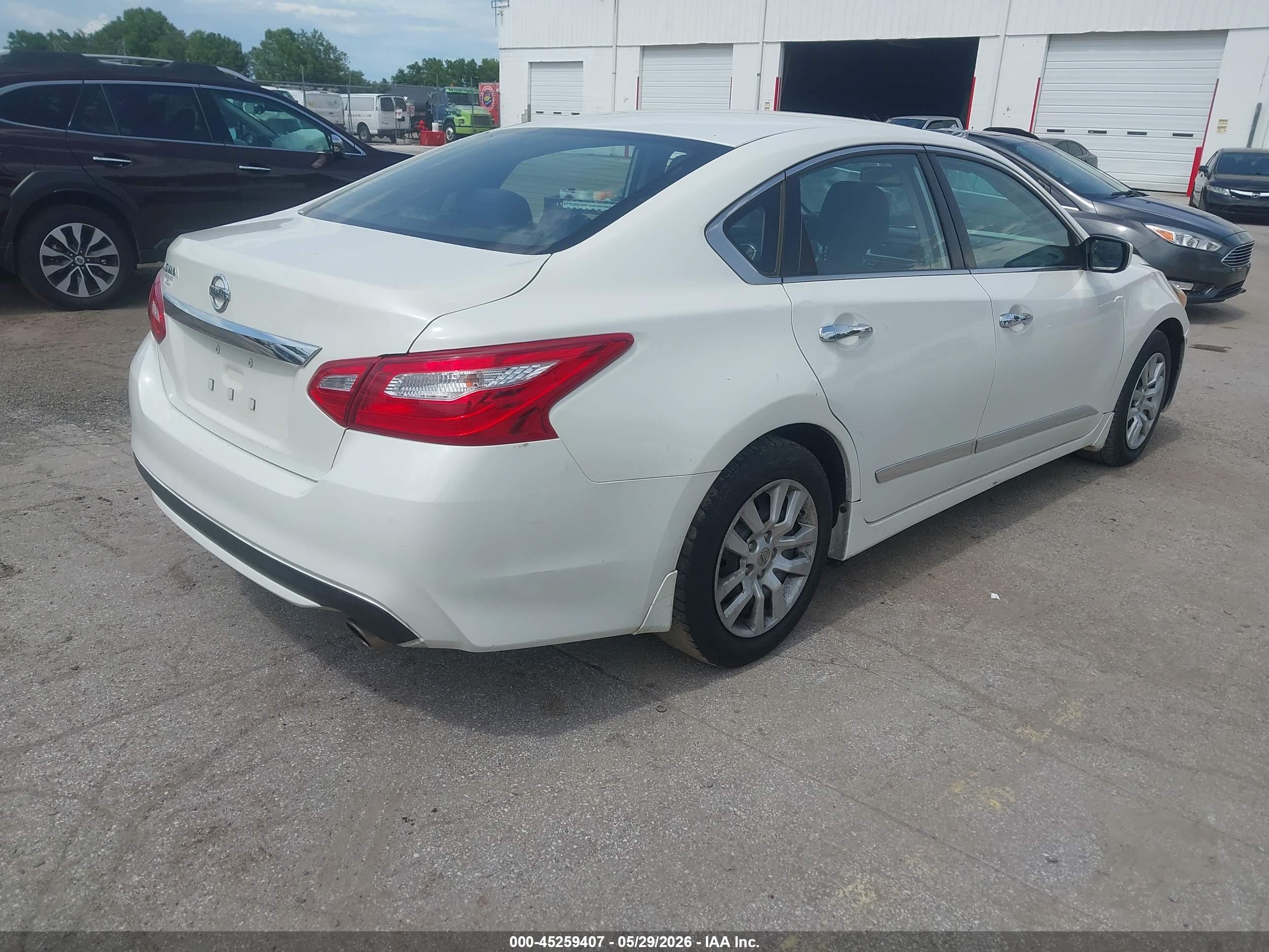 NISSAN ALTIMA image 4