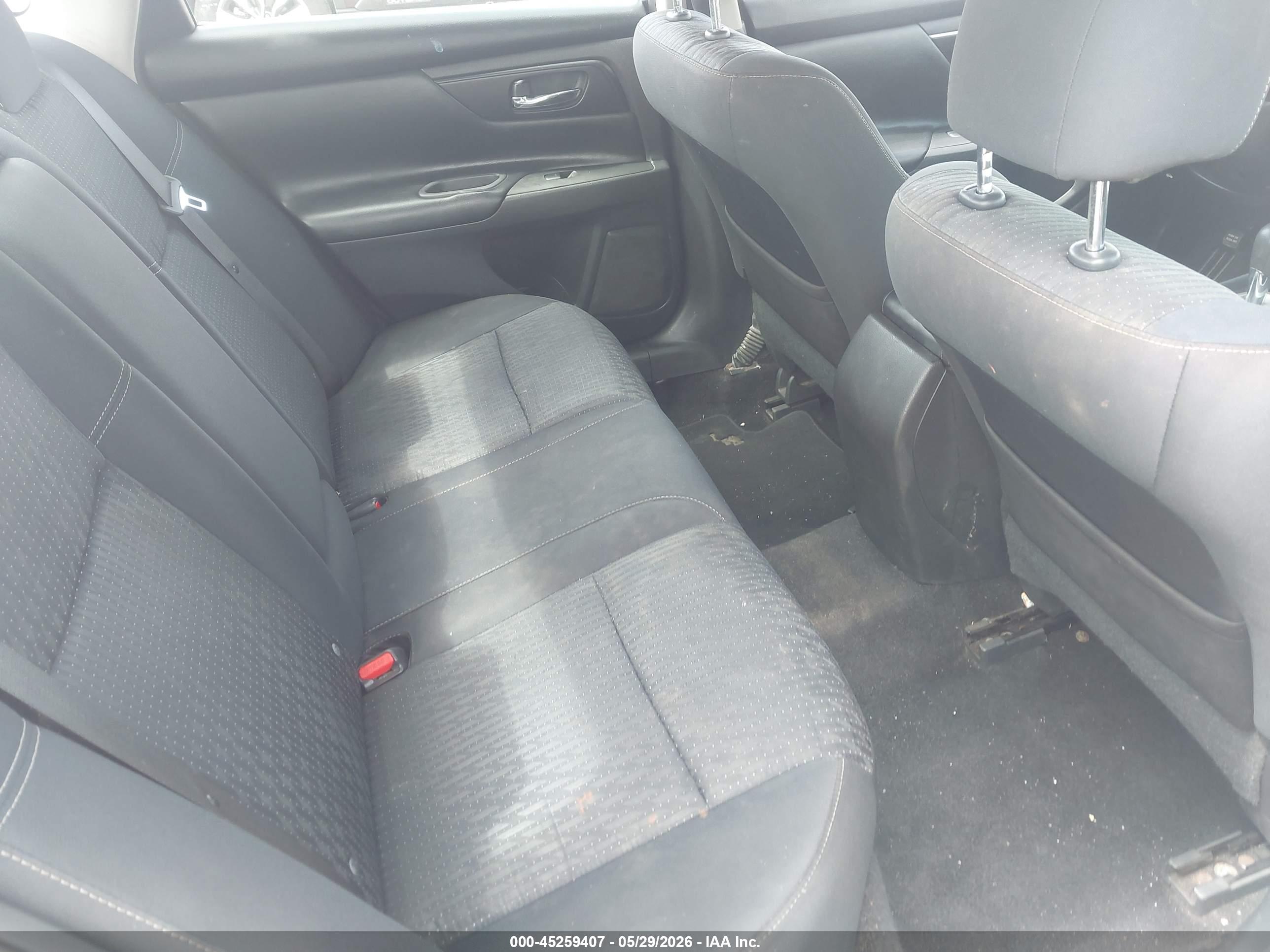 NISSAN ALTIMA image 8