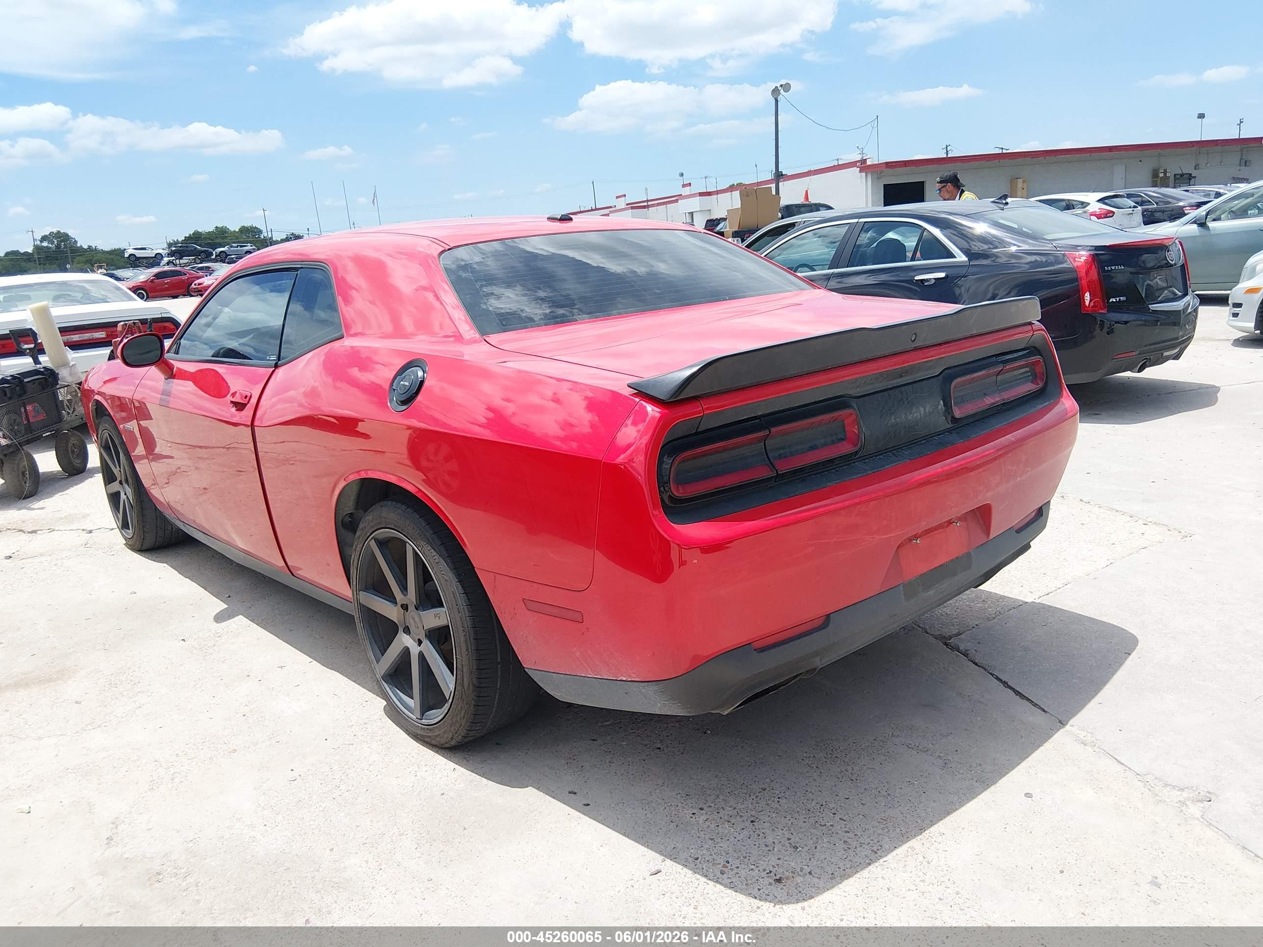 DODGE CHALLENGER image 3