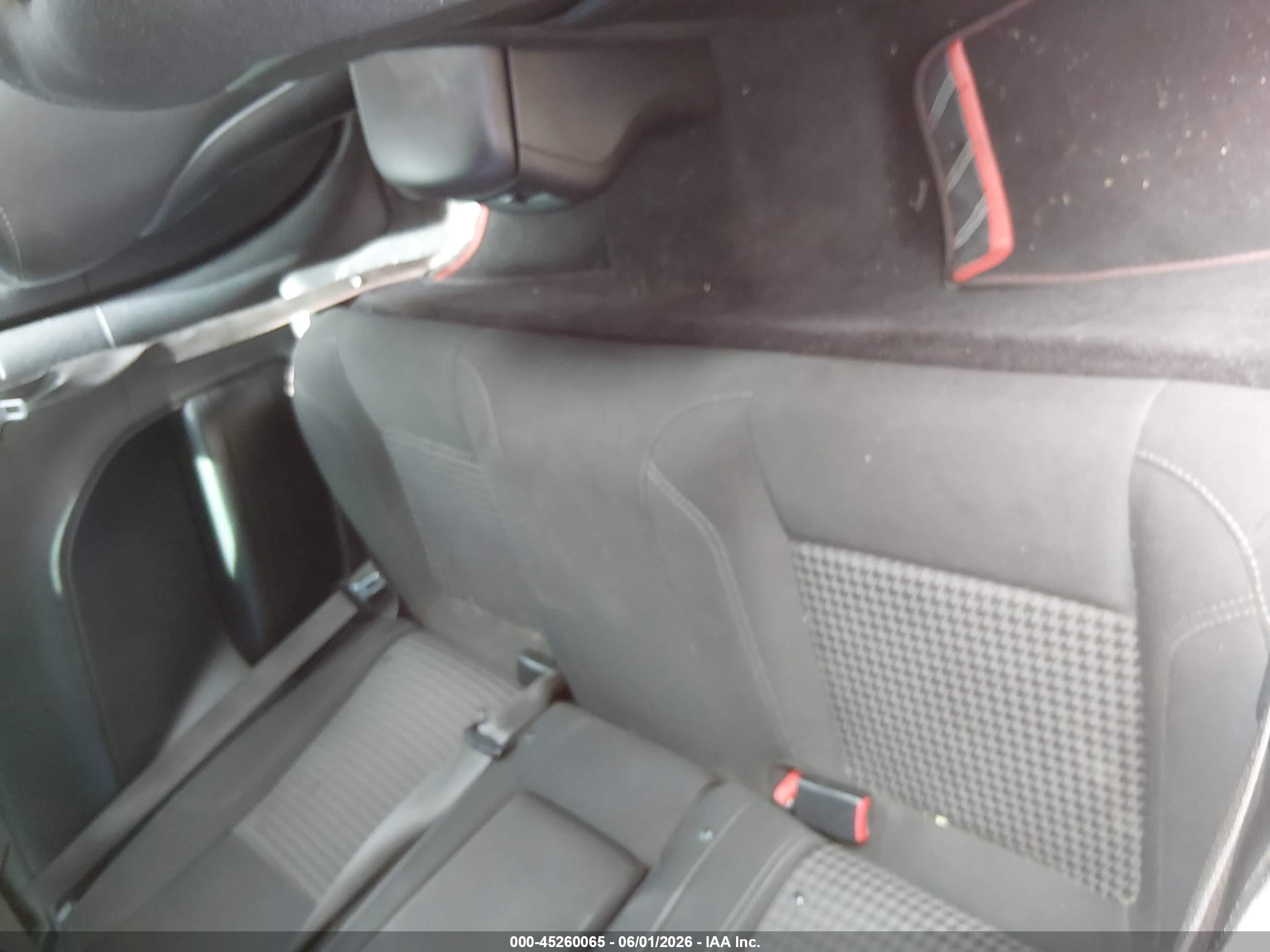 DODGE CHALLENGER image 8