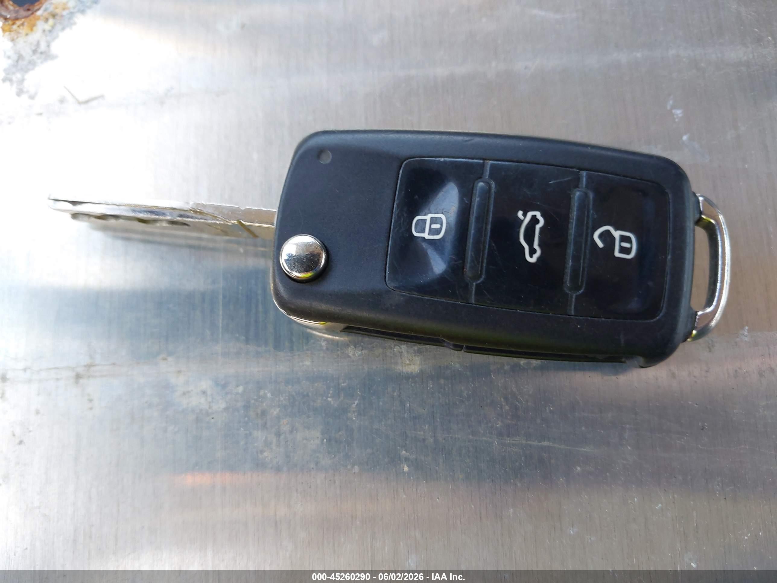 VOLKSWAGEN PASSAT image 11