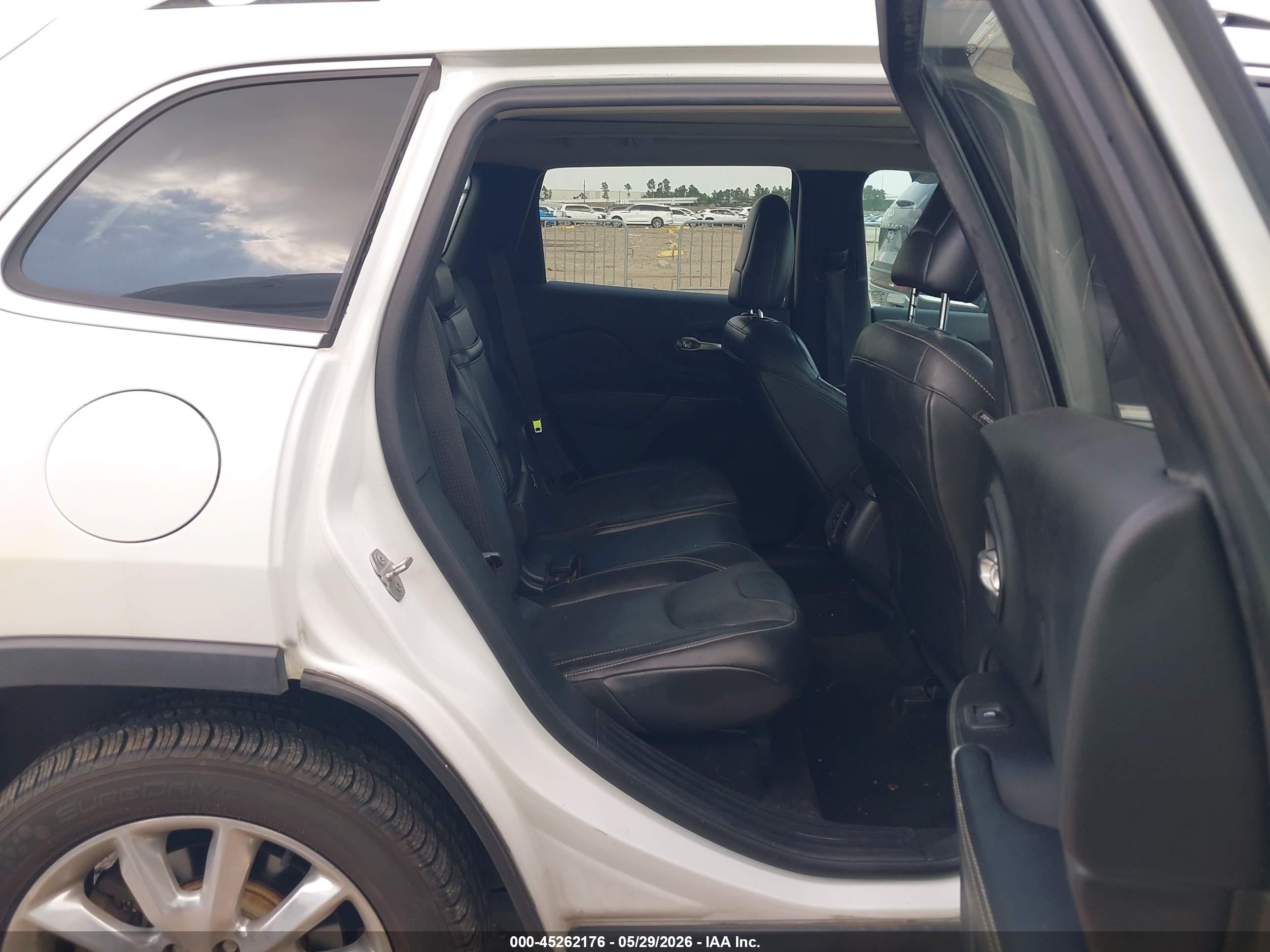JEEP CHEROKEE image 8