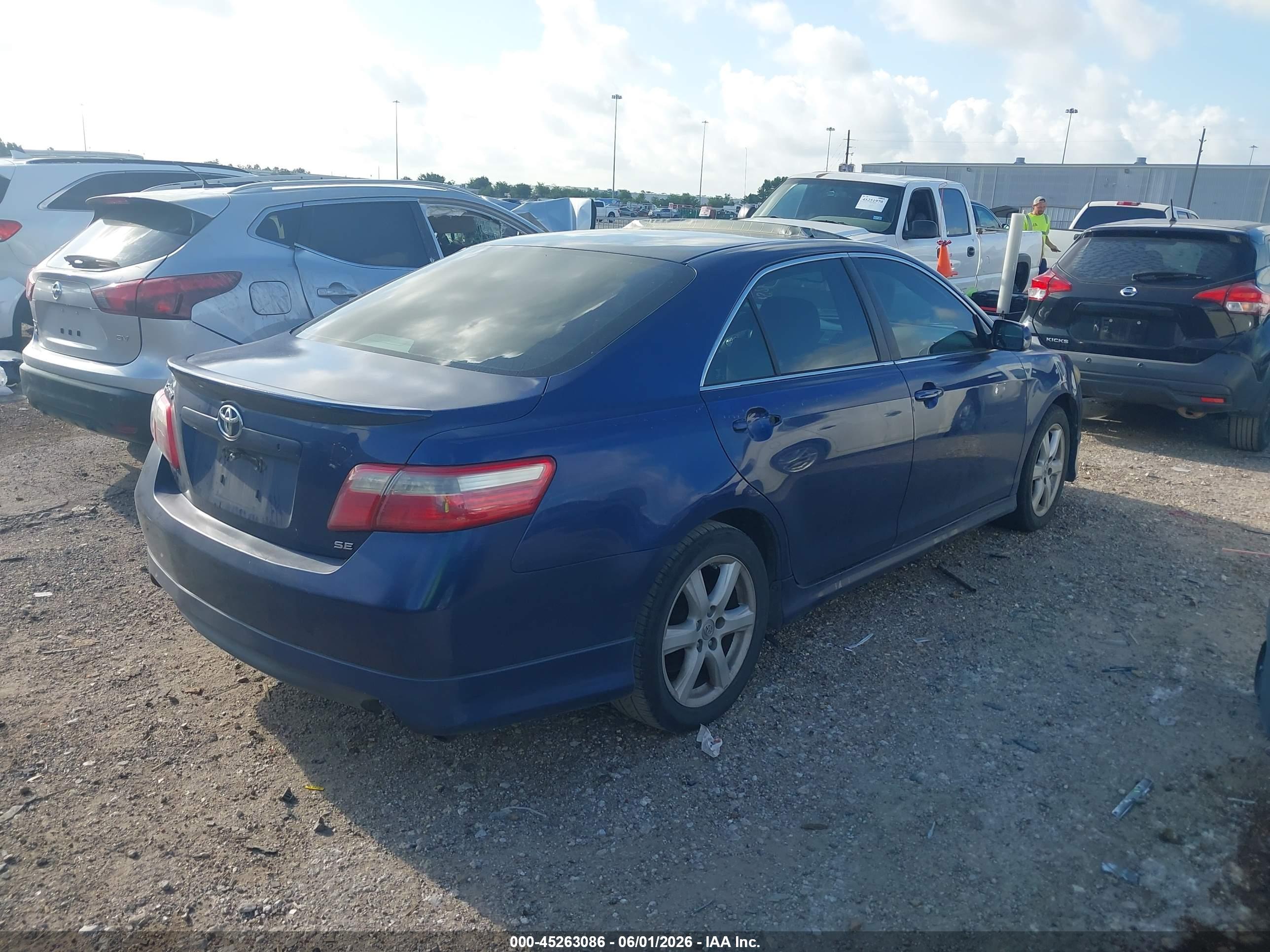 TOYOTA CAMRY image 4