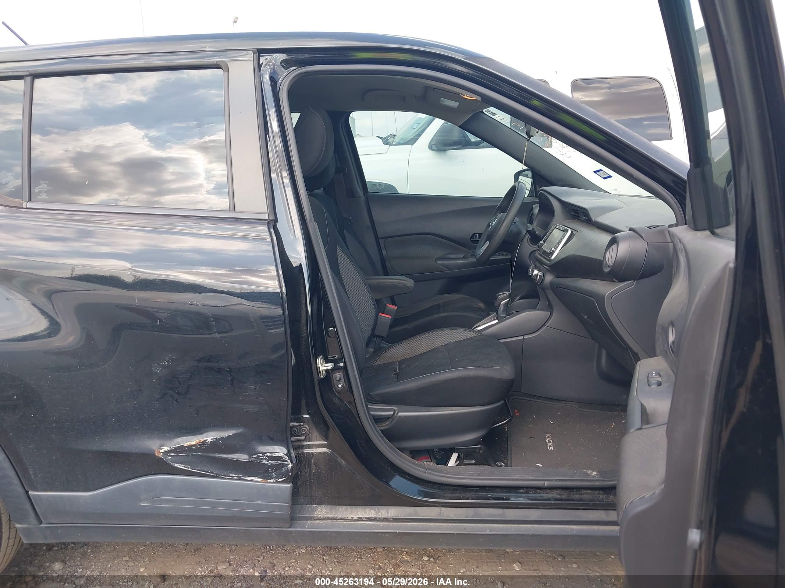 NISSAN KICKS image 5