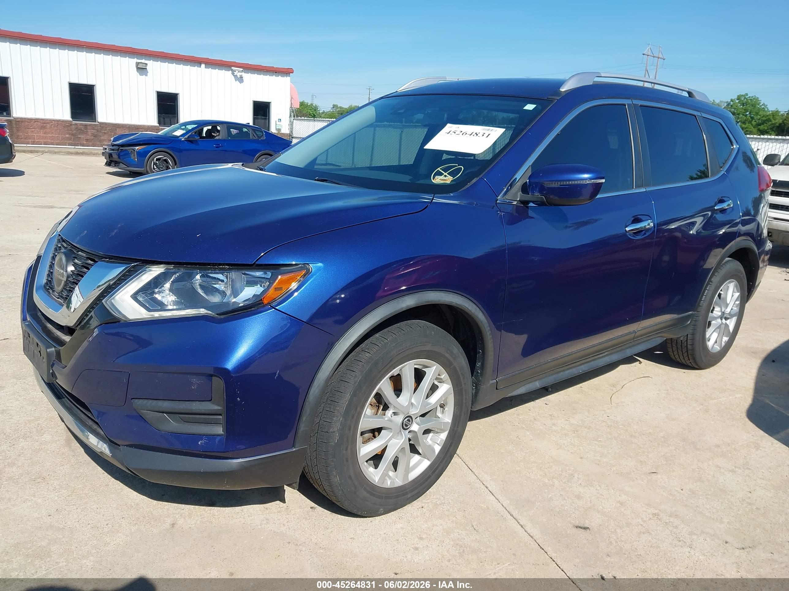 NISSAN ROGUE image 2