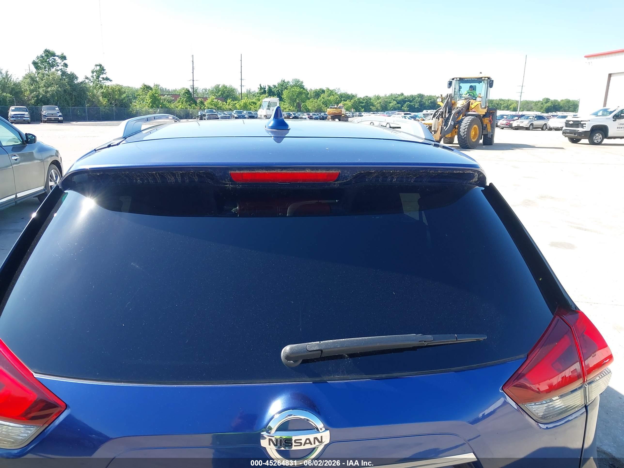 NISSAN ROGUE image 6