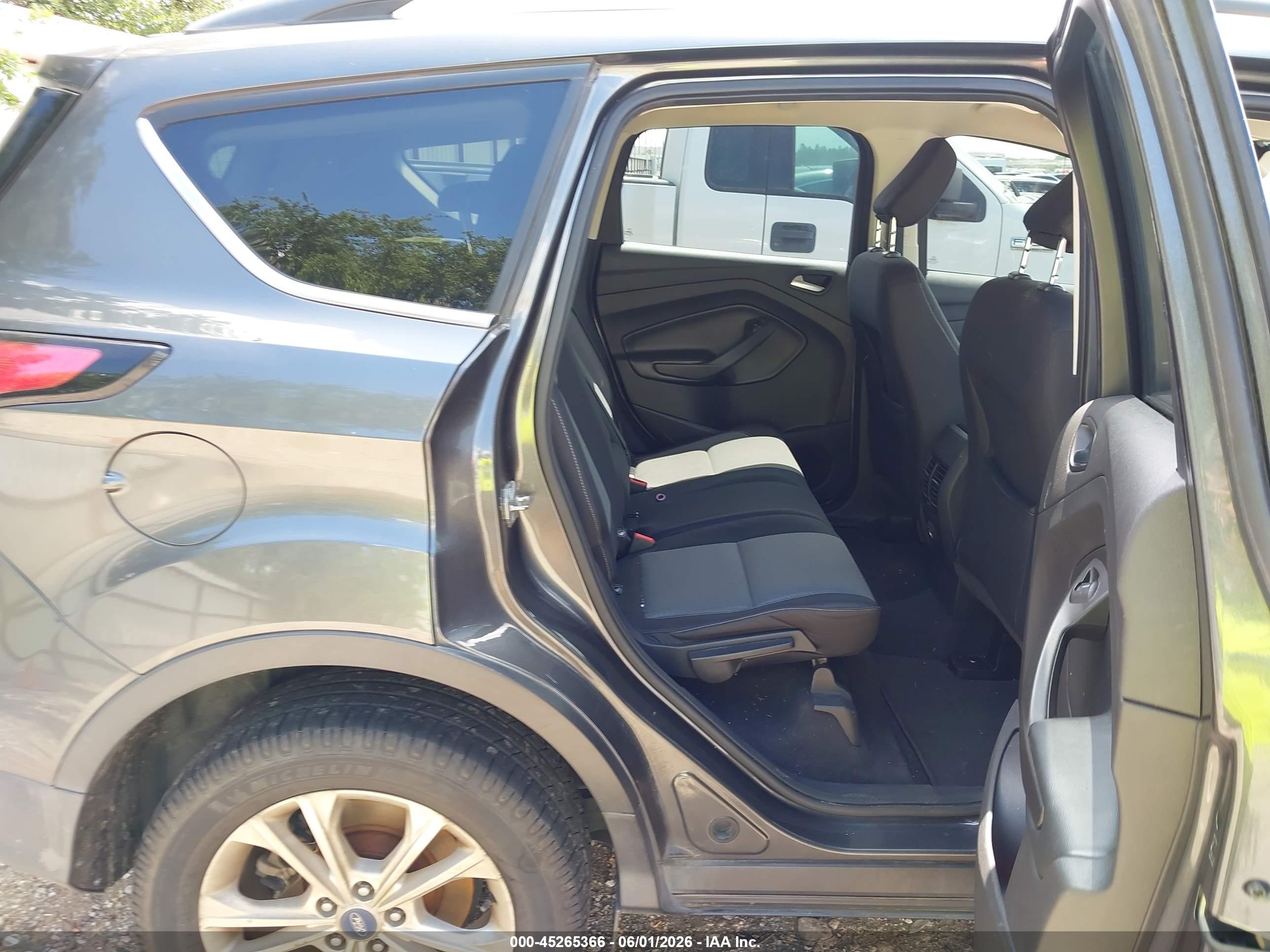 FORD ESCAPE image 8
