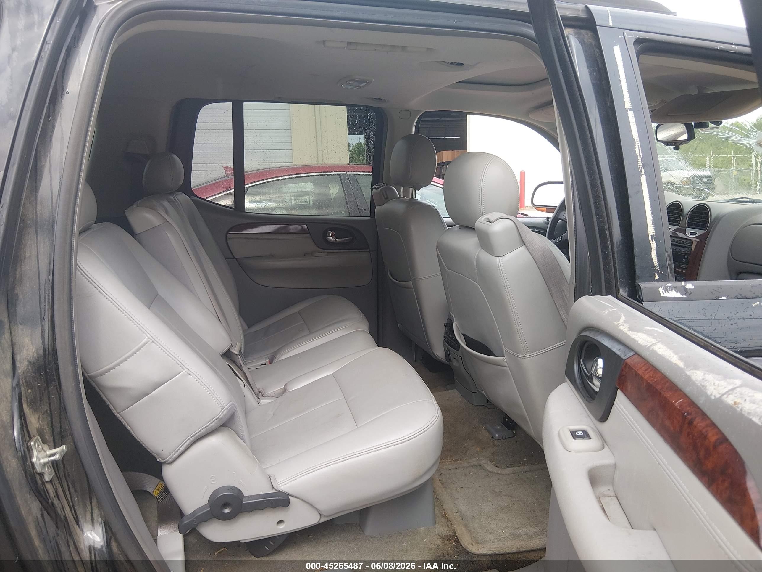 GMC ENVOY image 8