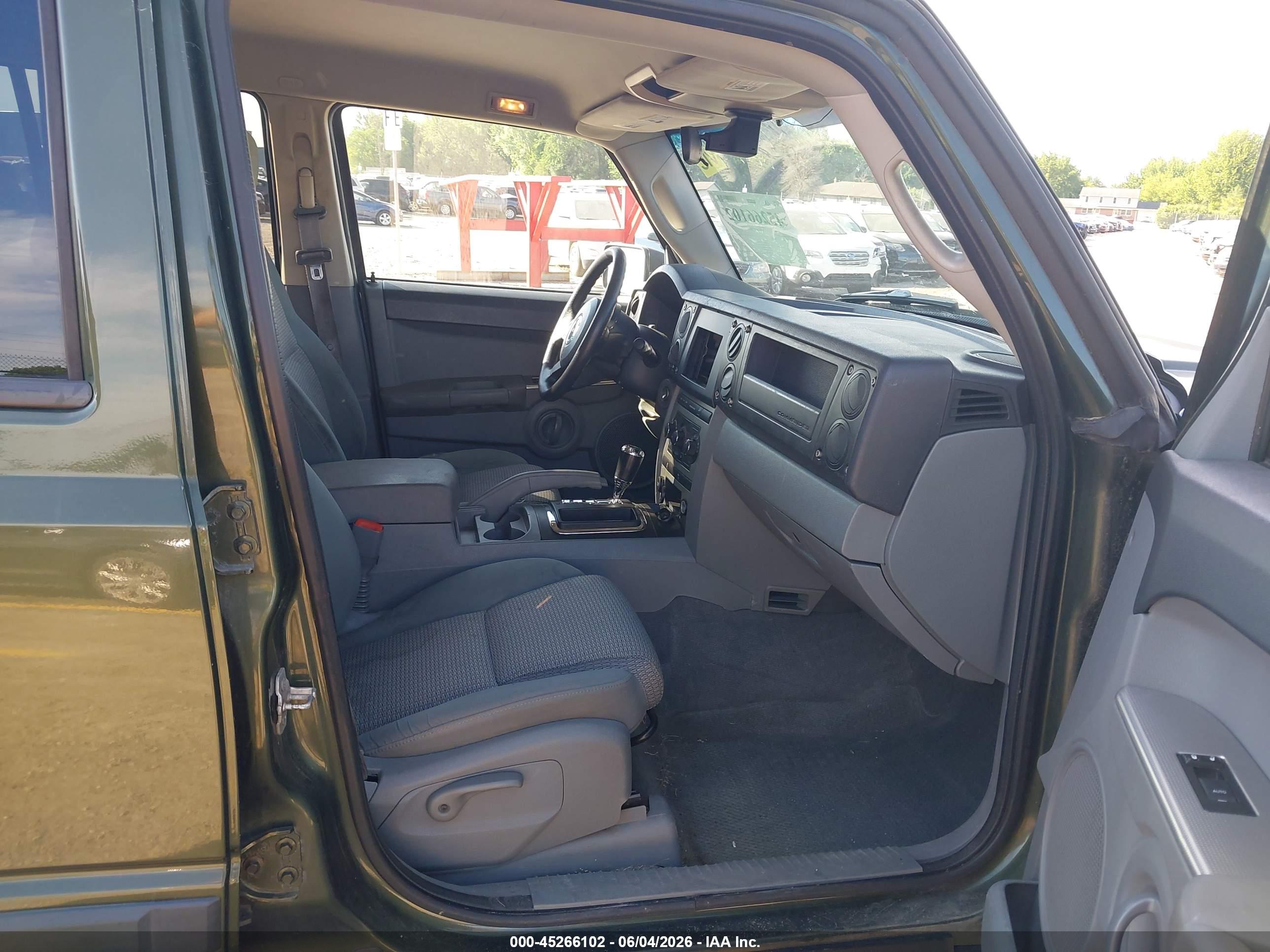 JEEP COMMANDER image 5