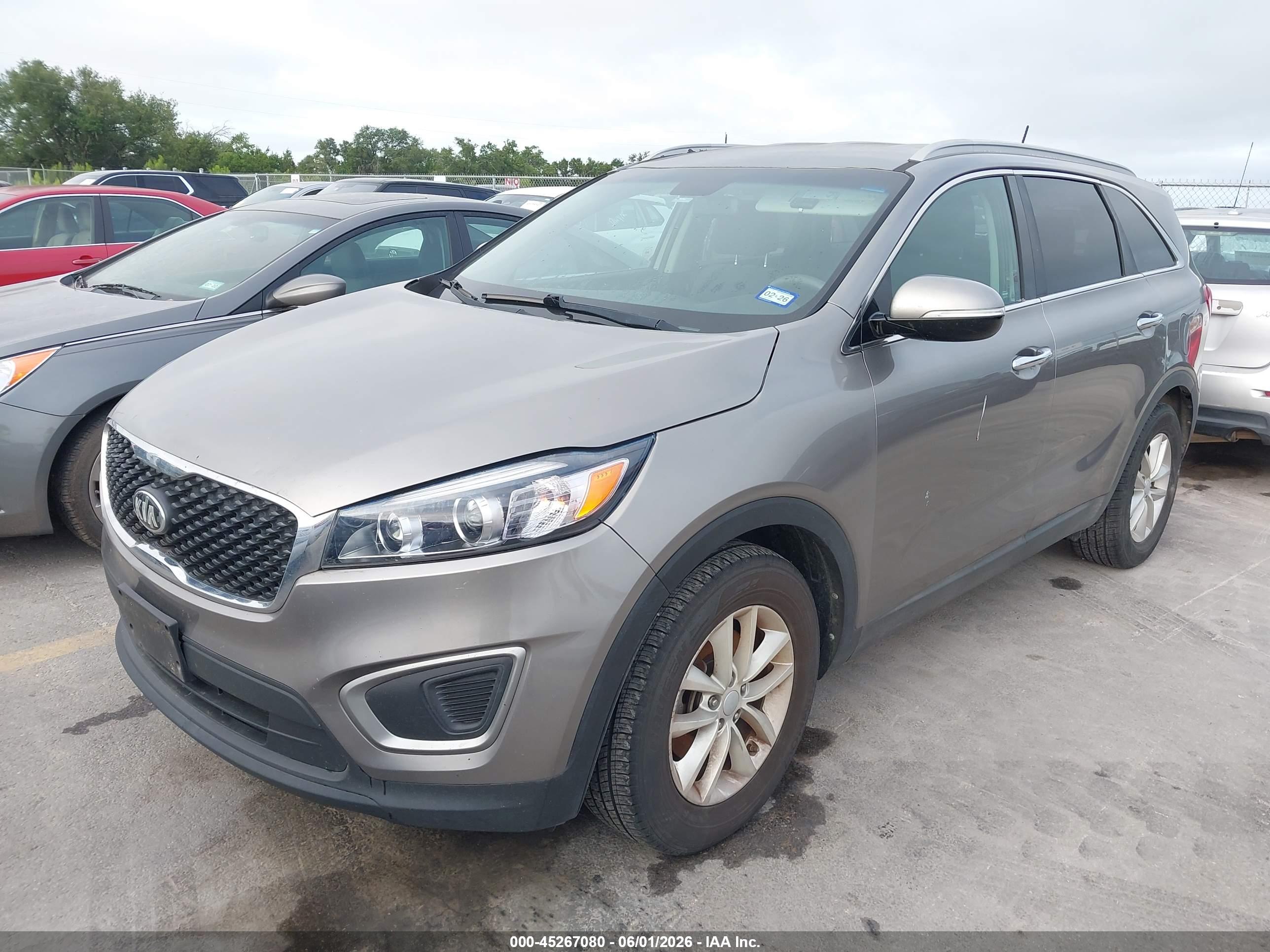 KIA SORENTO image 2