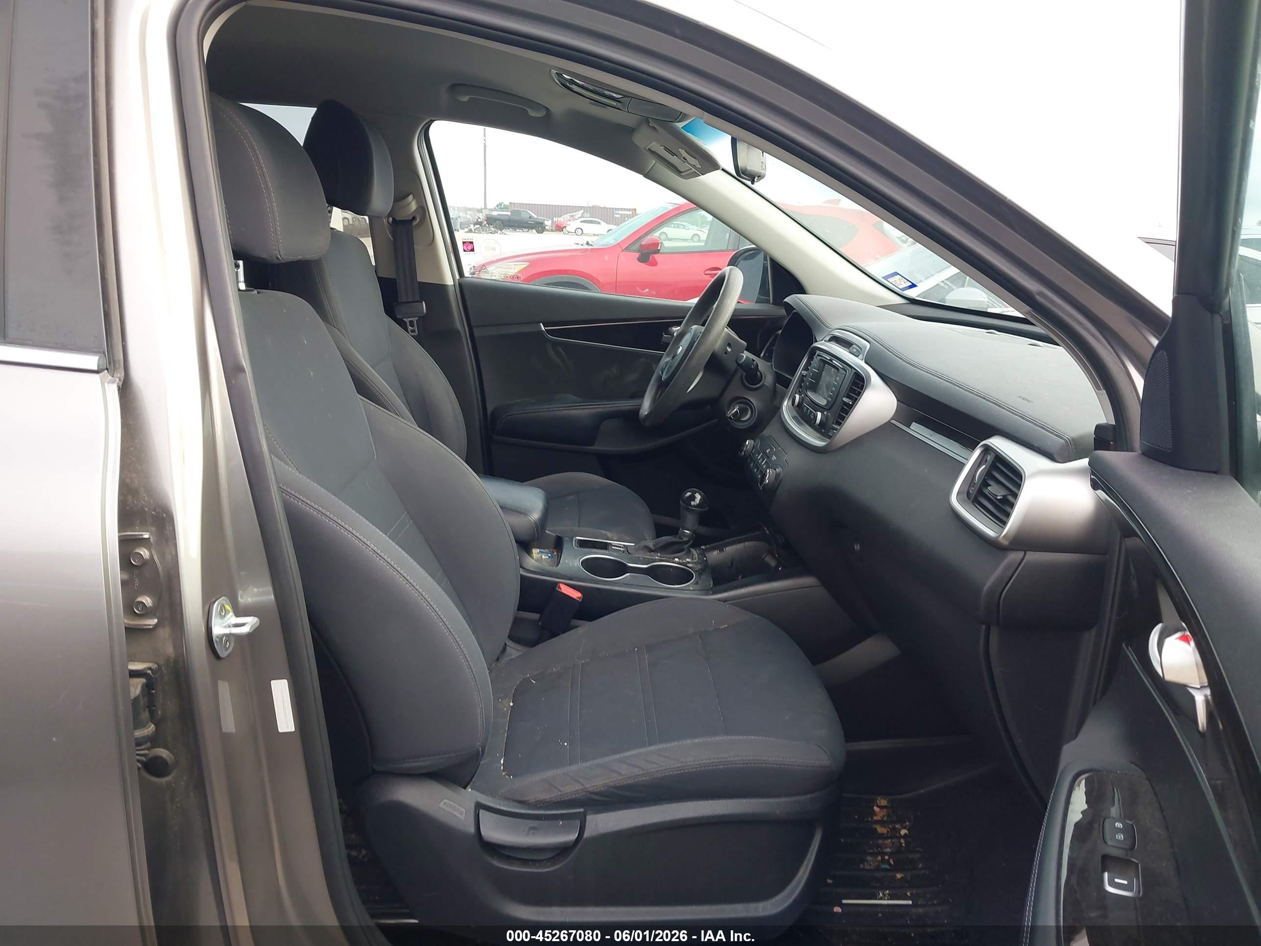 KIA SORENTO image 5