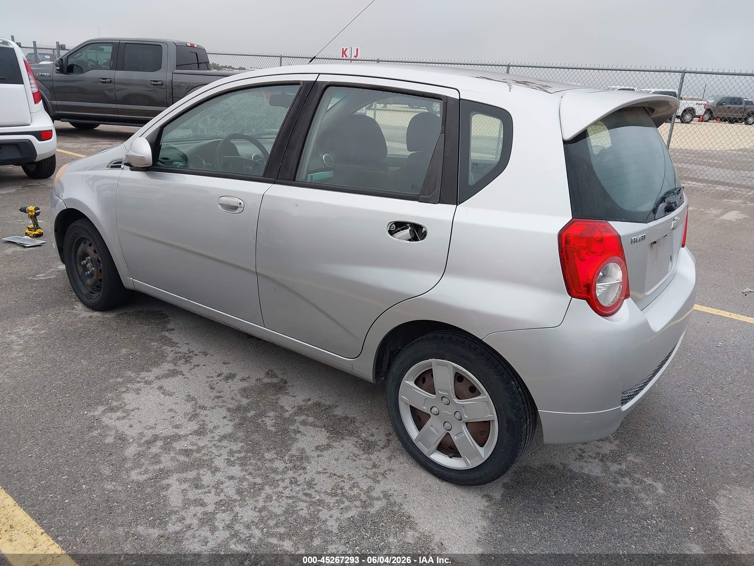 CHEVROLET AVEO image 3