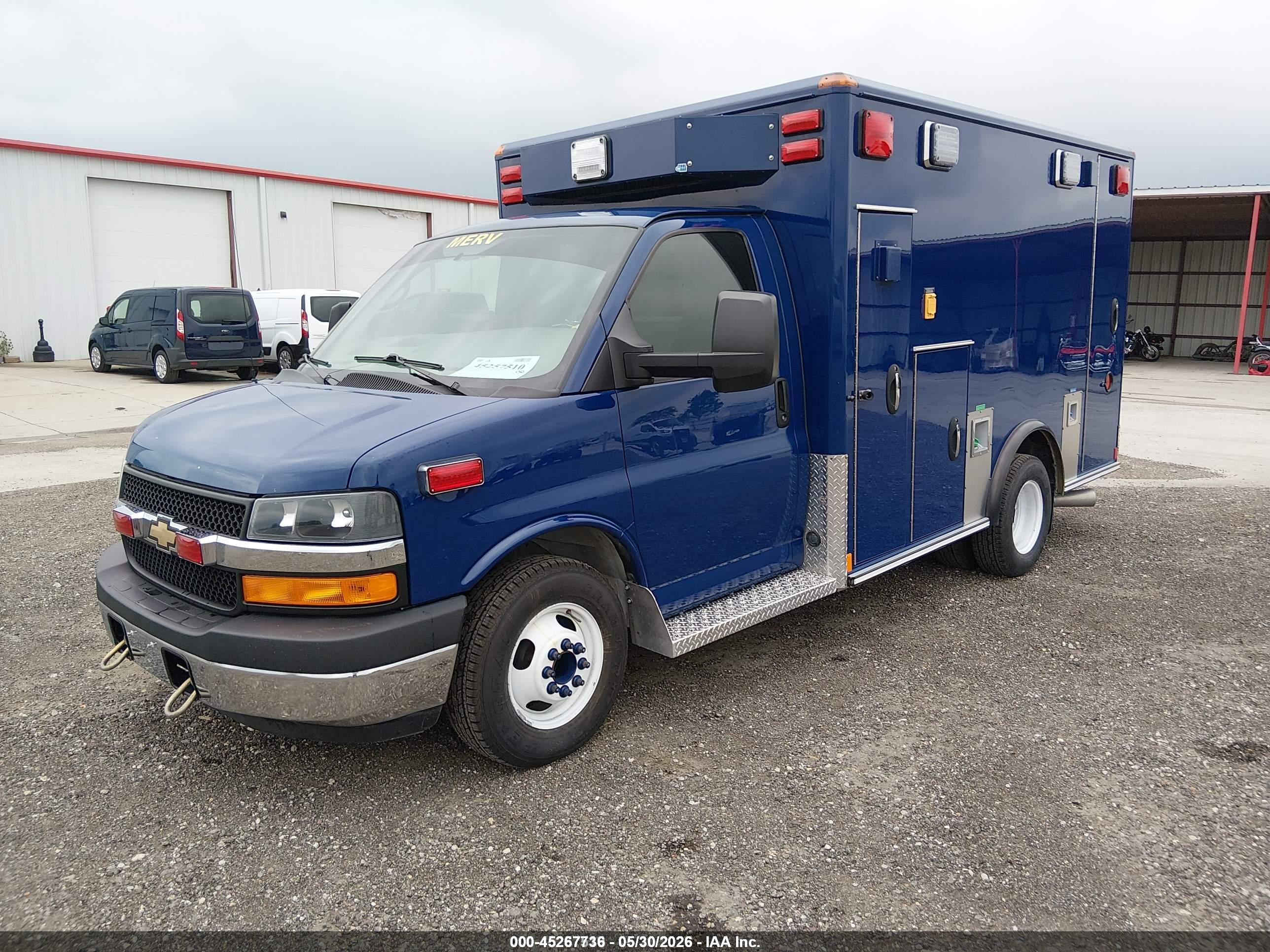 CHEVROLET EXPRESS image 2