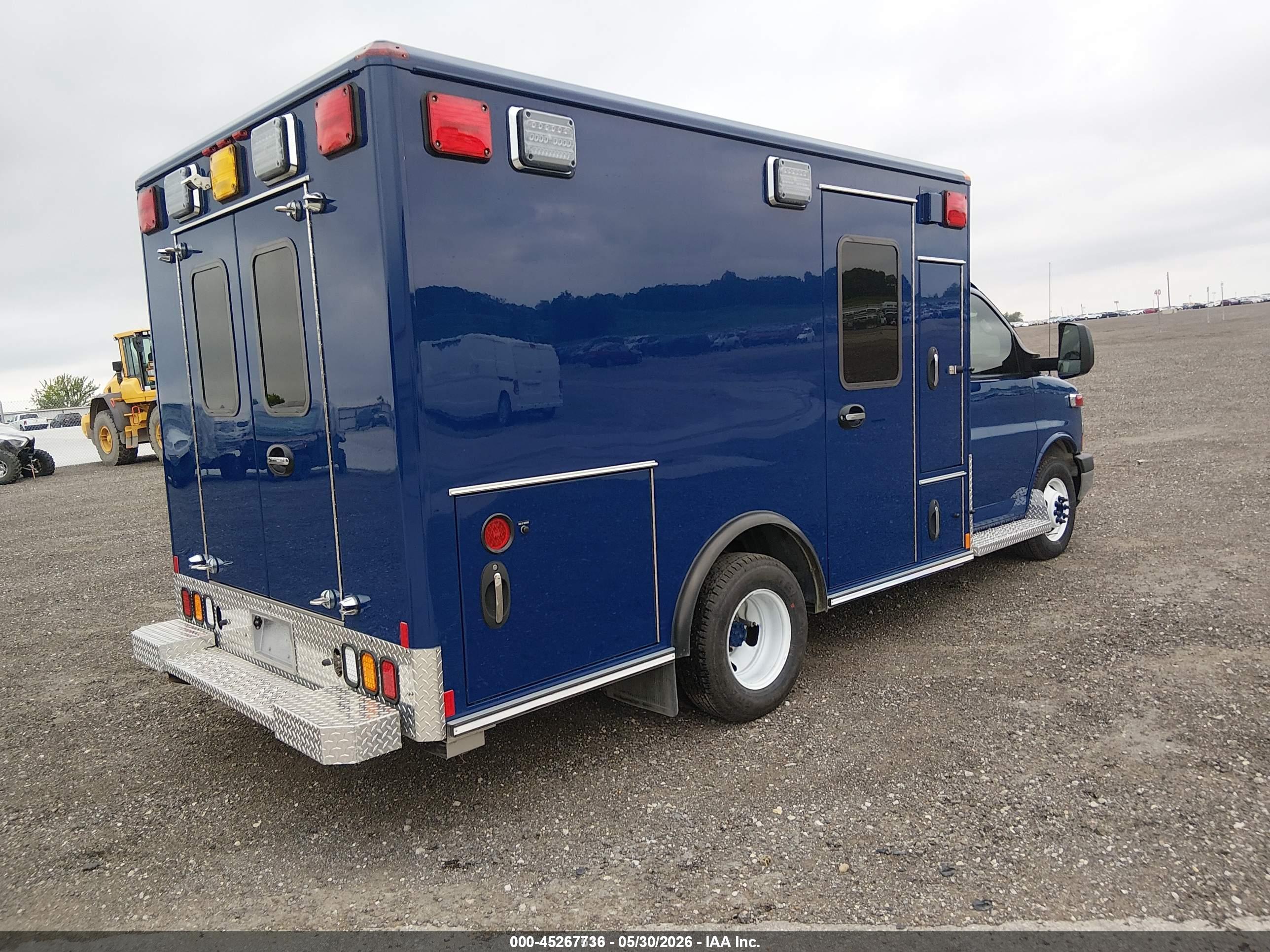 CHEVROLET EXPRESS image 4