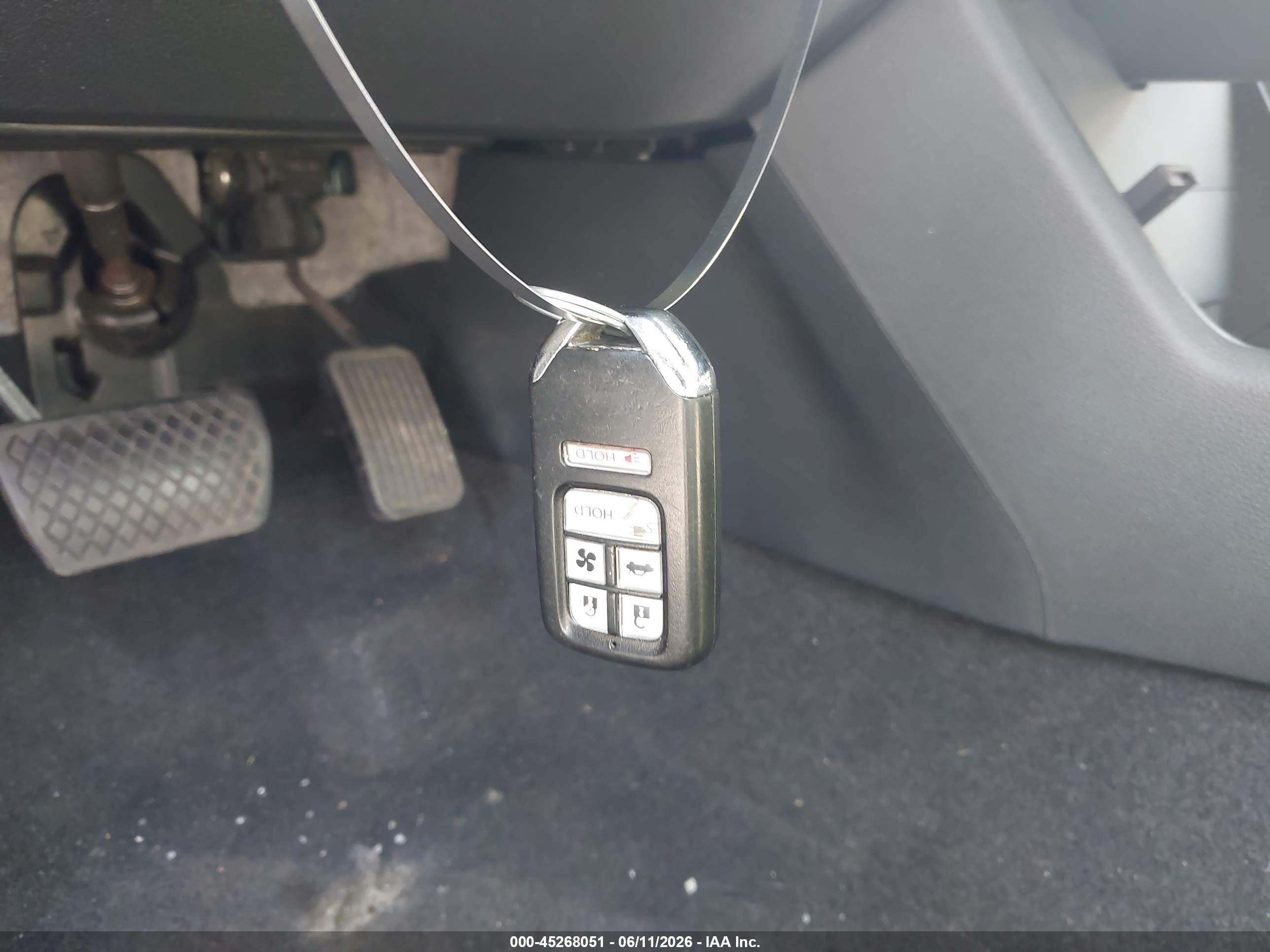 HONDA CLARITY image 11