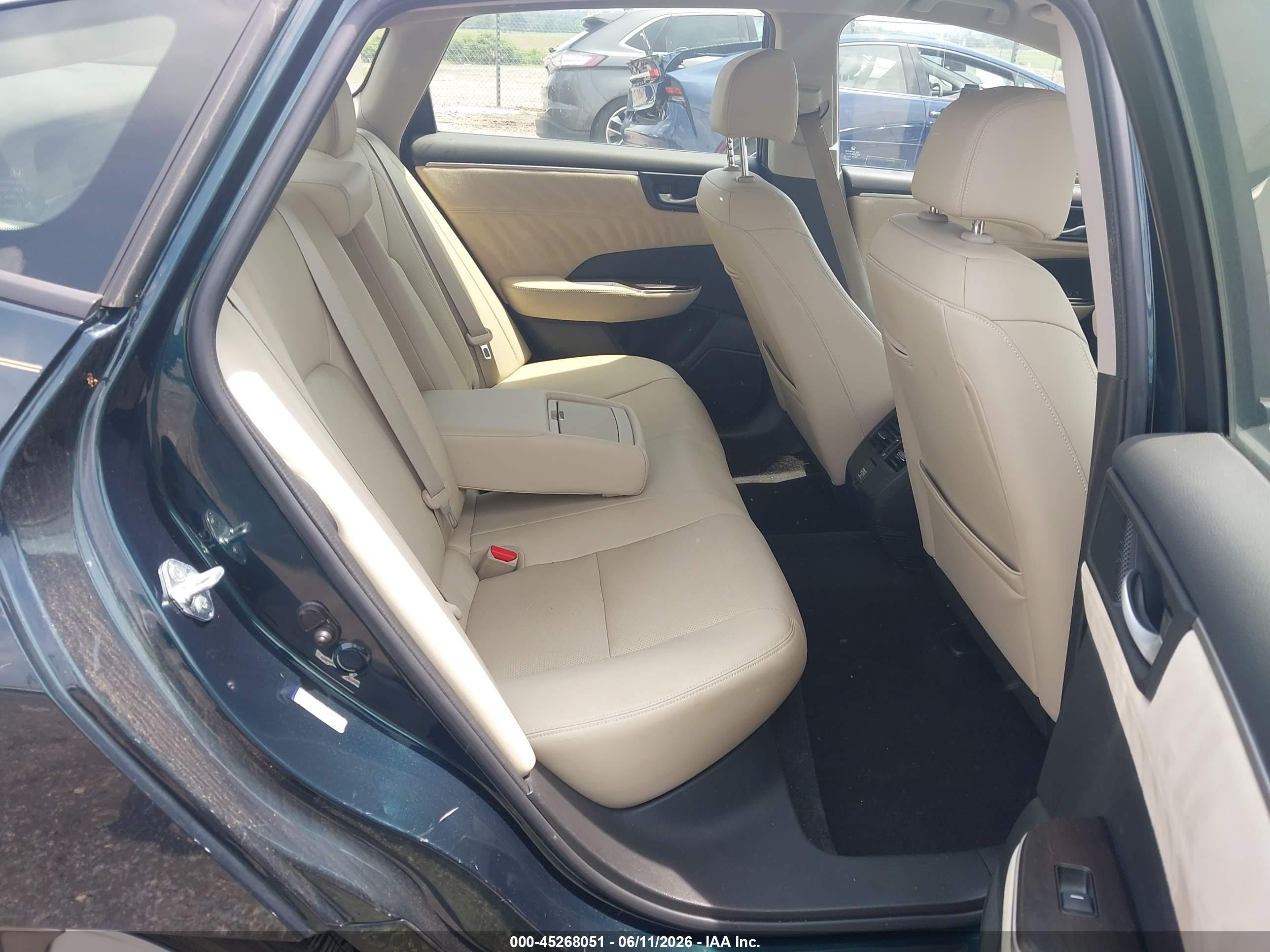 HONDA CLARITY image 8