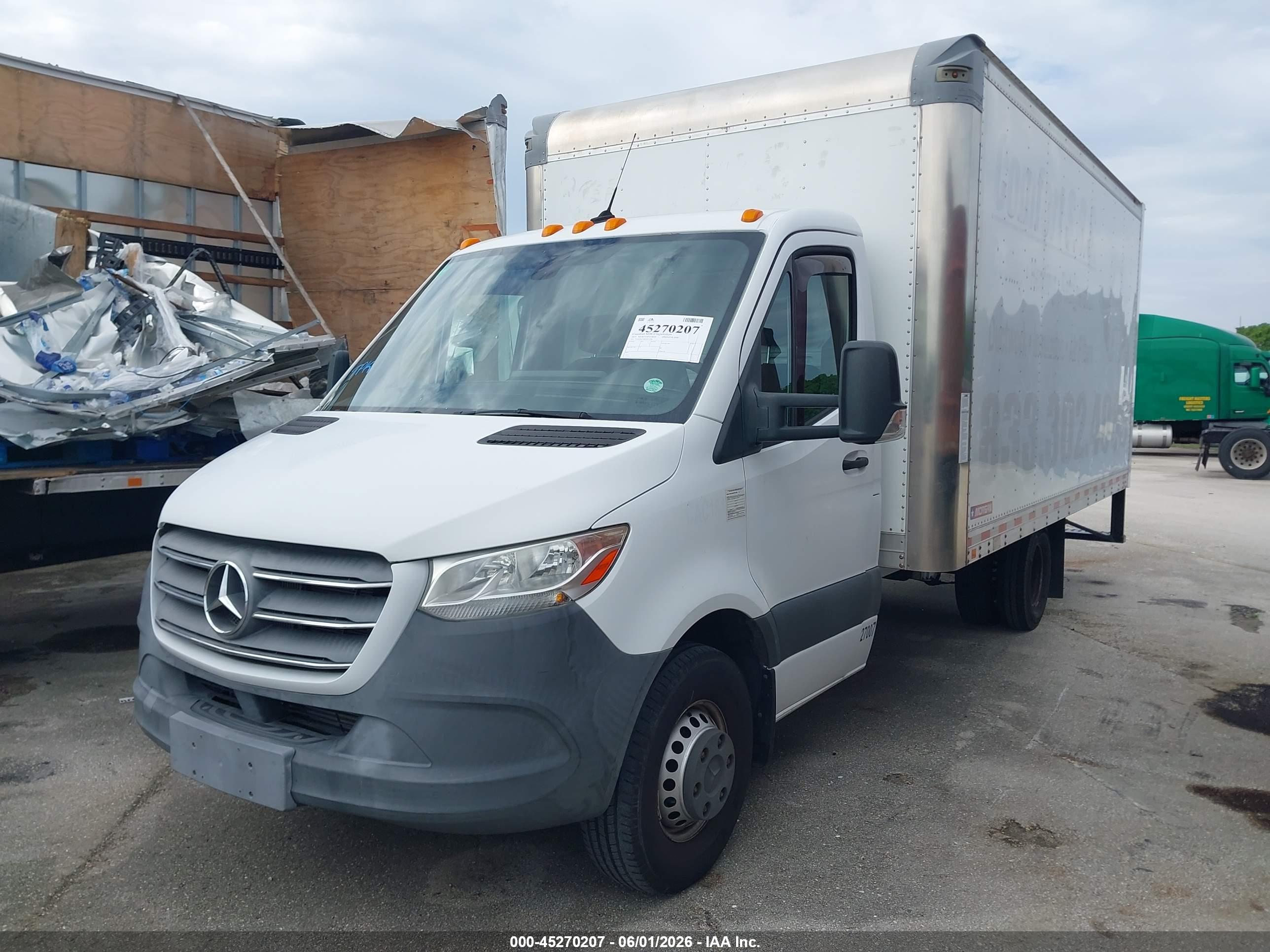 MERCEDES-BENZ SPRINTER image 2