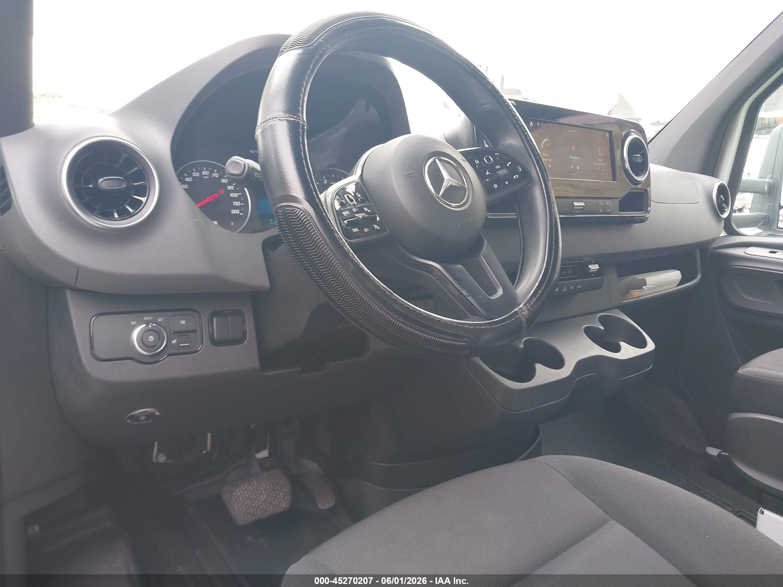 MERCEDES-BENZ SPRINTER image 7
