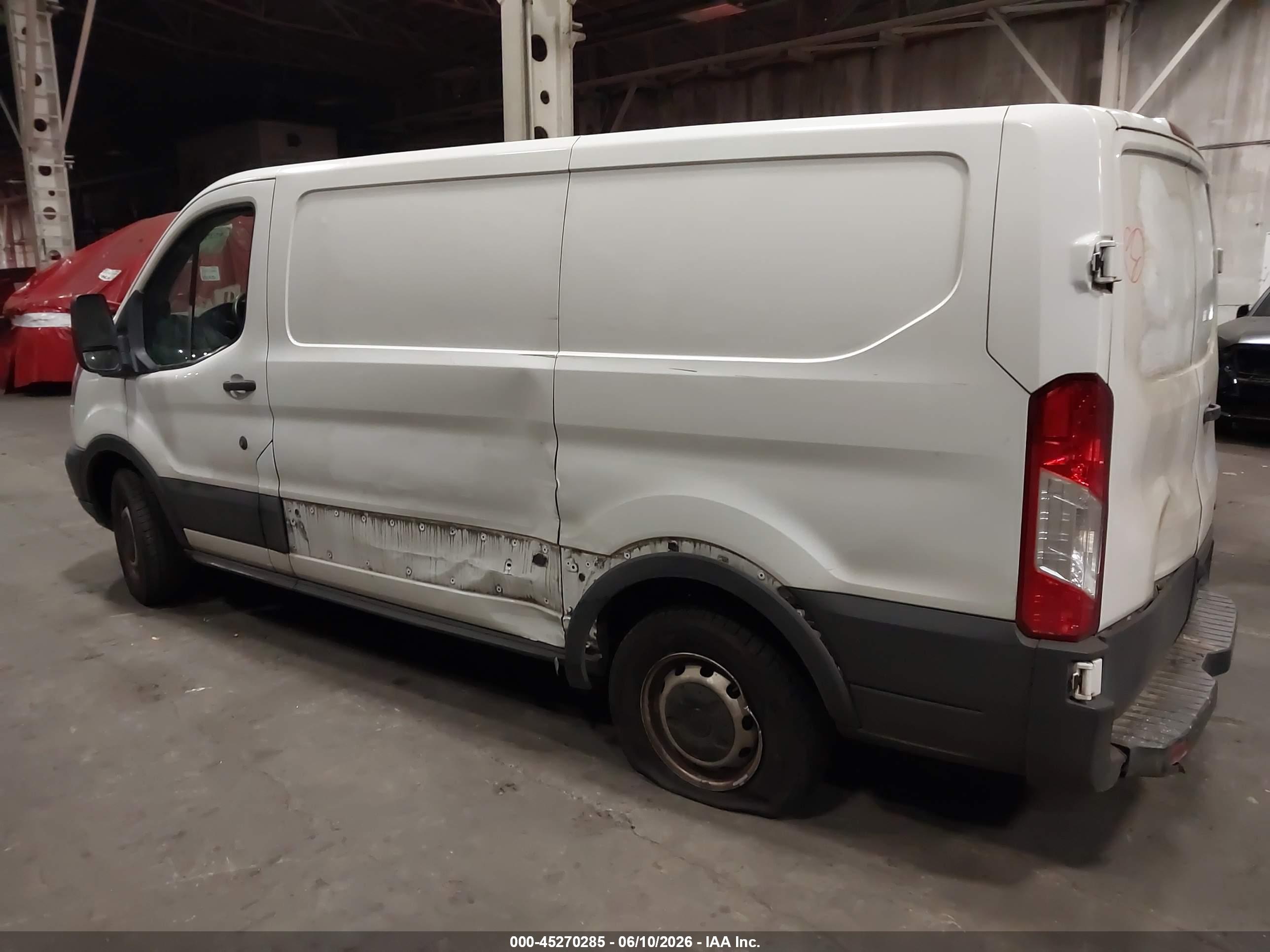 FORD TRANSIT-150 image 6